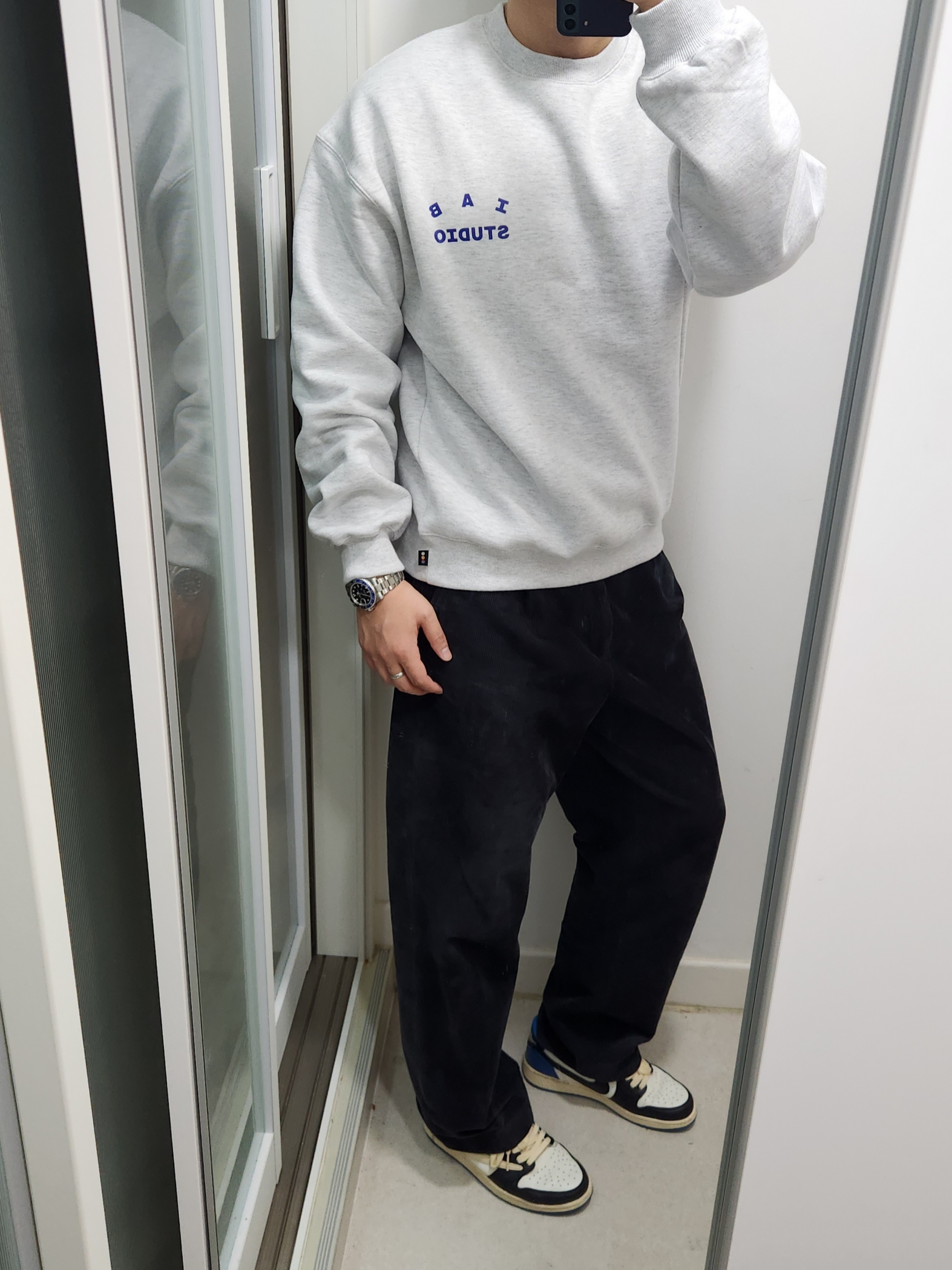 IAB Studio Sweatshirt Light Gray - 23FW, Rolex GMT-Master II 40mm 126710BLNR Black Oyster 착용 스타일