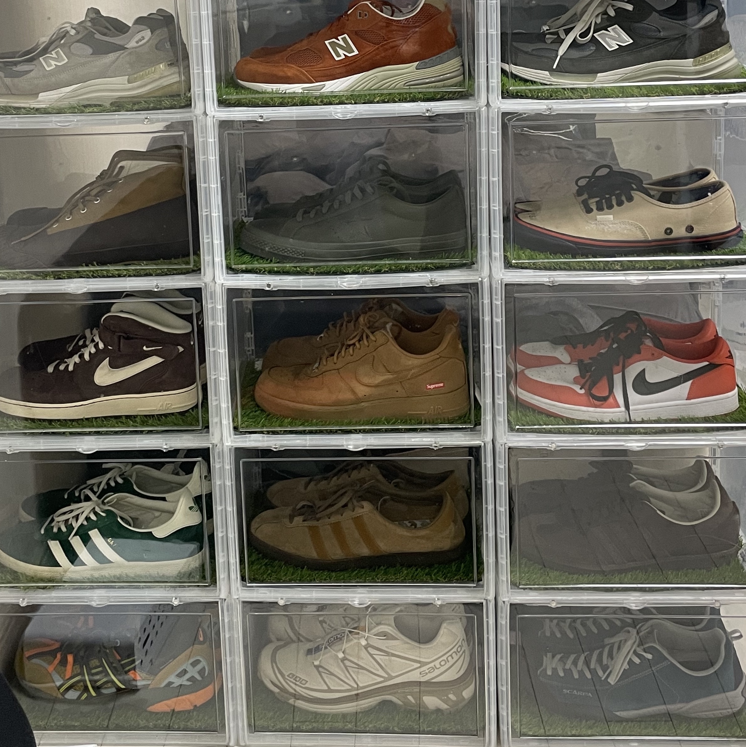 Vans Vault x Nigel Cabourn OG Authentic LX Worn White Navy, Asics x I4P Gel-1130 Mink Glacier Grey 착용 스타일 - 2