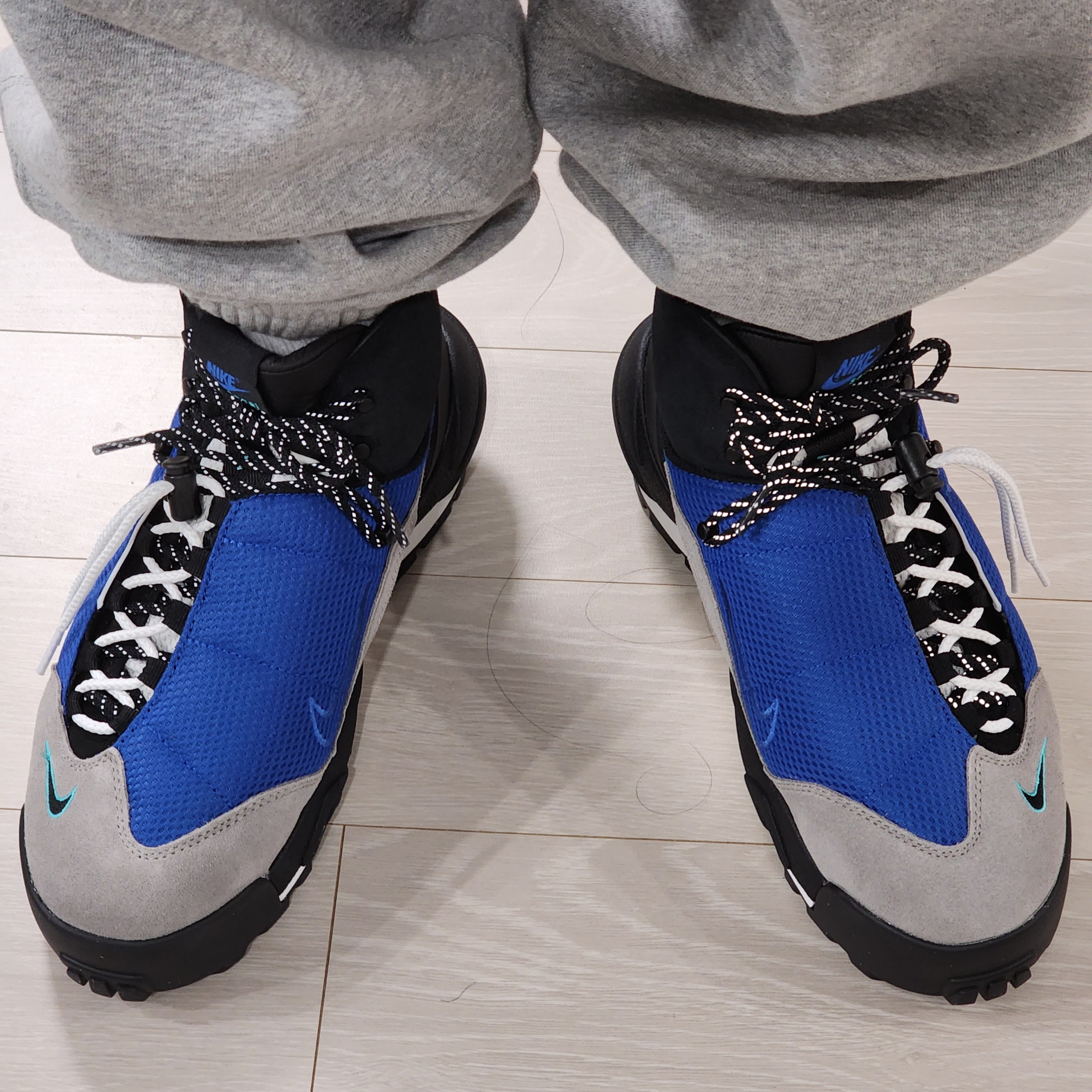 Nike x Sacai Magmascape SP Varsity Royal 착용 스타일 - 2
