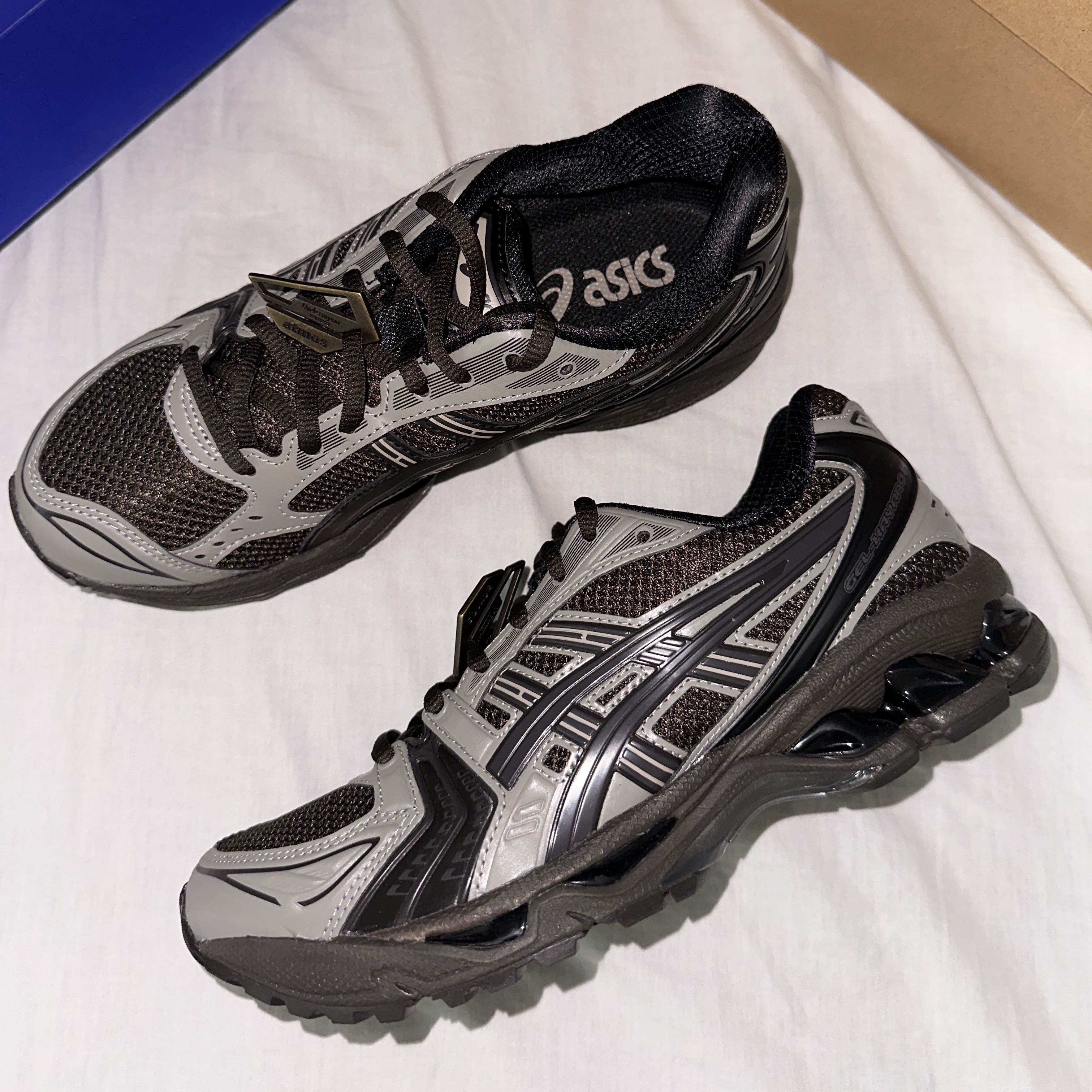 Asics x Atmos x Undermycar Gel-Kayano 14 Pepper Black 착용 스타일 - 3