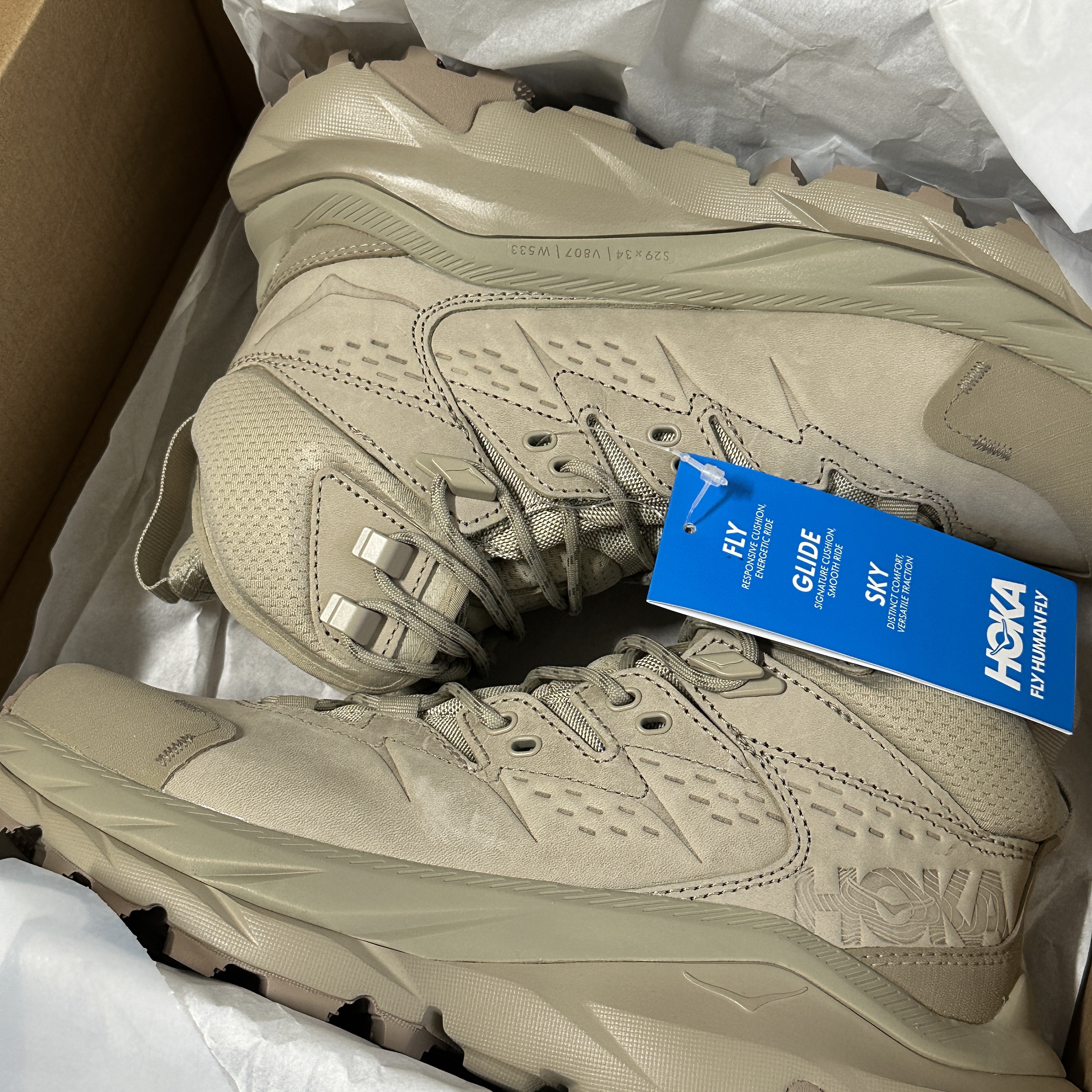 Hoka Kaha 2 Gore-Tex Oxford Tan 착용 스타일