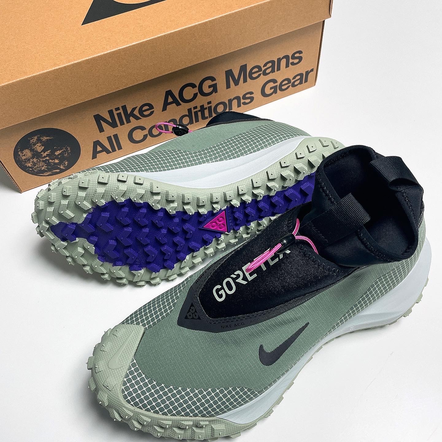 Nike ACG Mountain Fly Gore-Tex Clay Green 착용 스타일