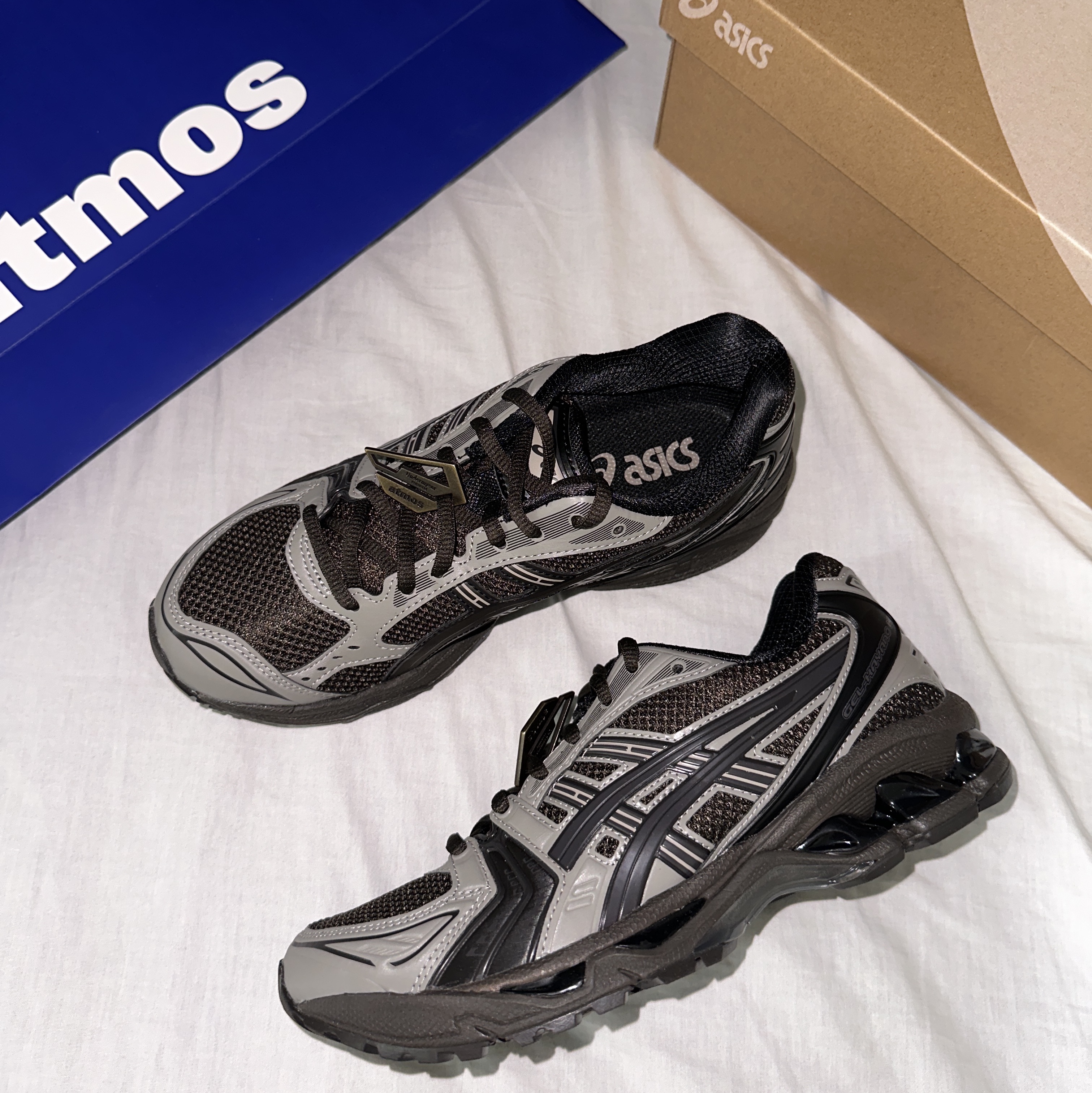 Asics x Atmos x Undermycar Gel-Kayano 14 Pepper Black 착용 스타일 - 1