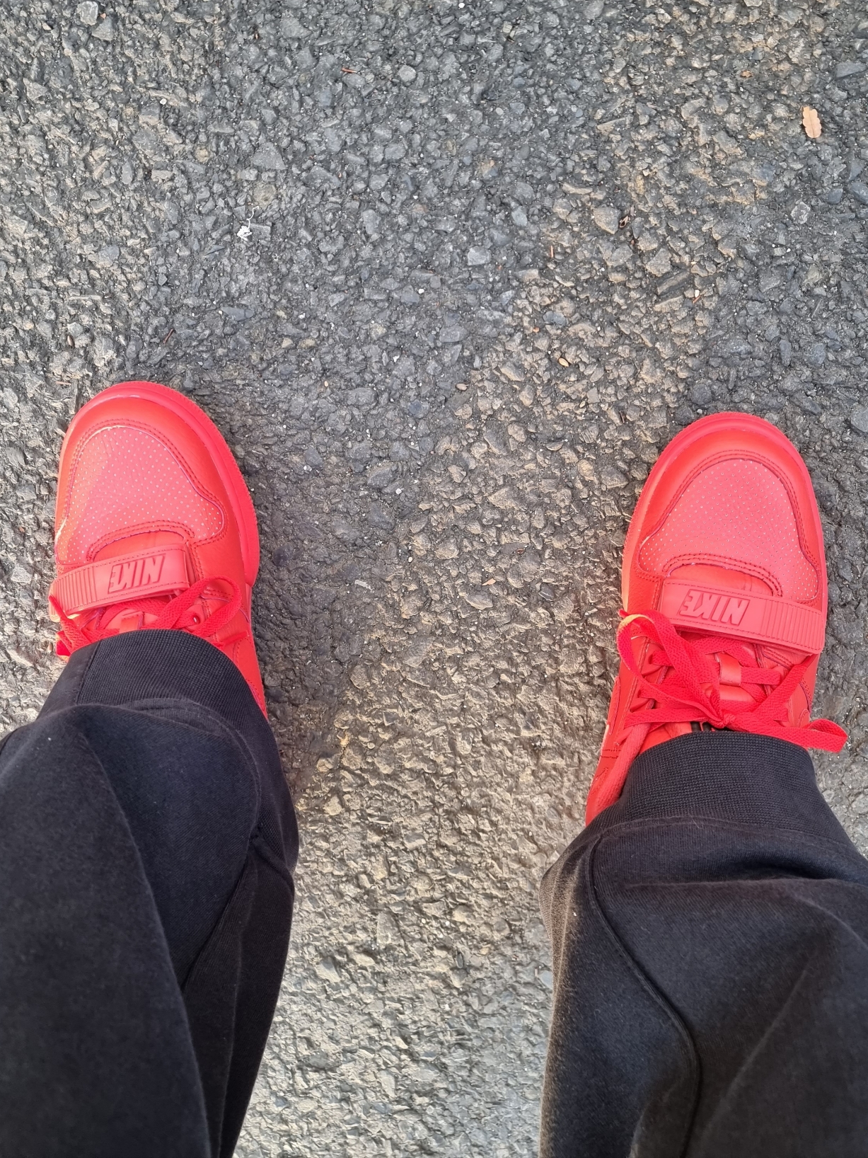 Nike x Billie Eilish Air Alpha Force 88 Fire Red 착용 스타일 - 2