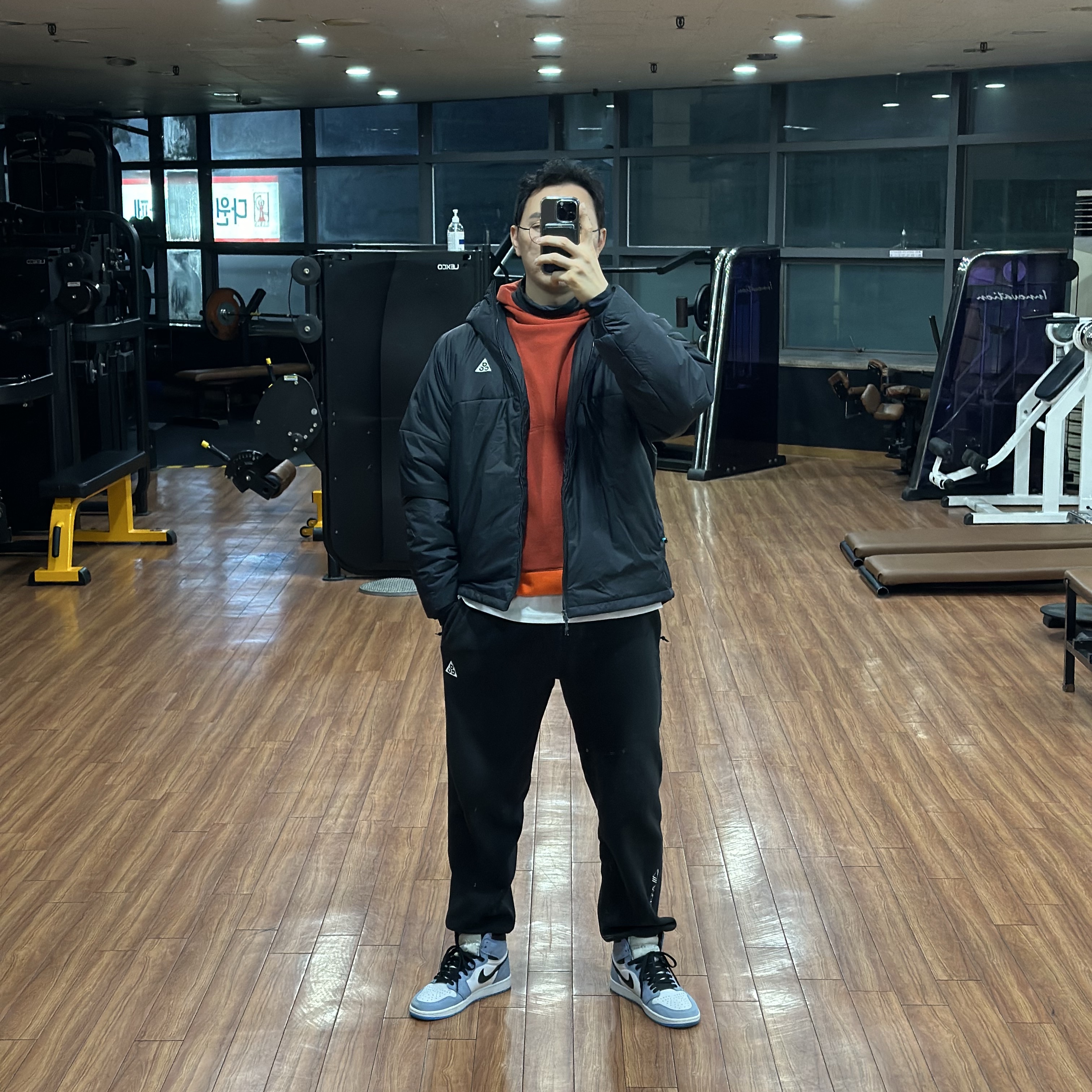 Jordan 1 Retro High OG University Blue, Nike ACG Polartec Wolf Tree Pullover Hoodie Cinnabar - Asia 착용 스타일 - 2
