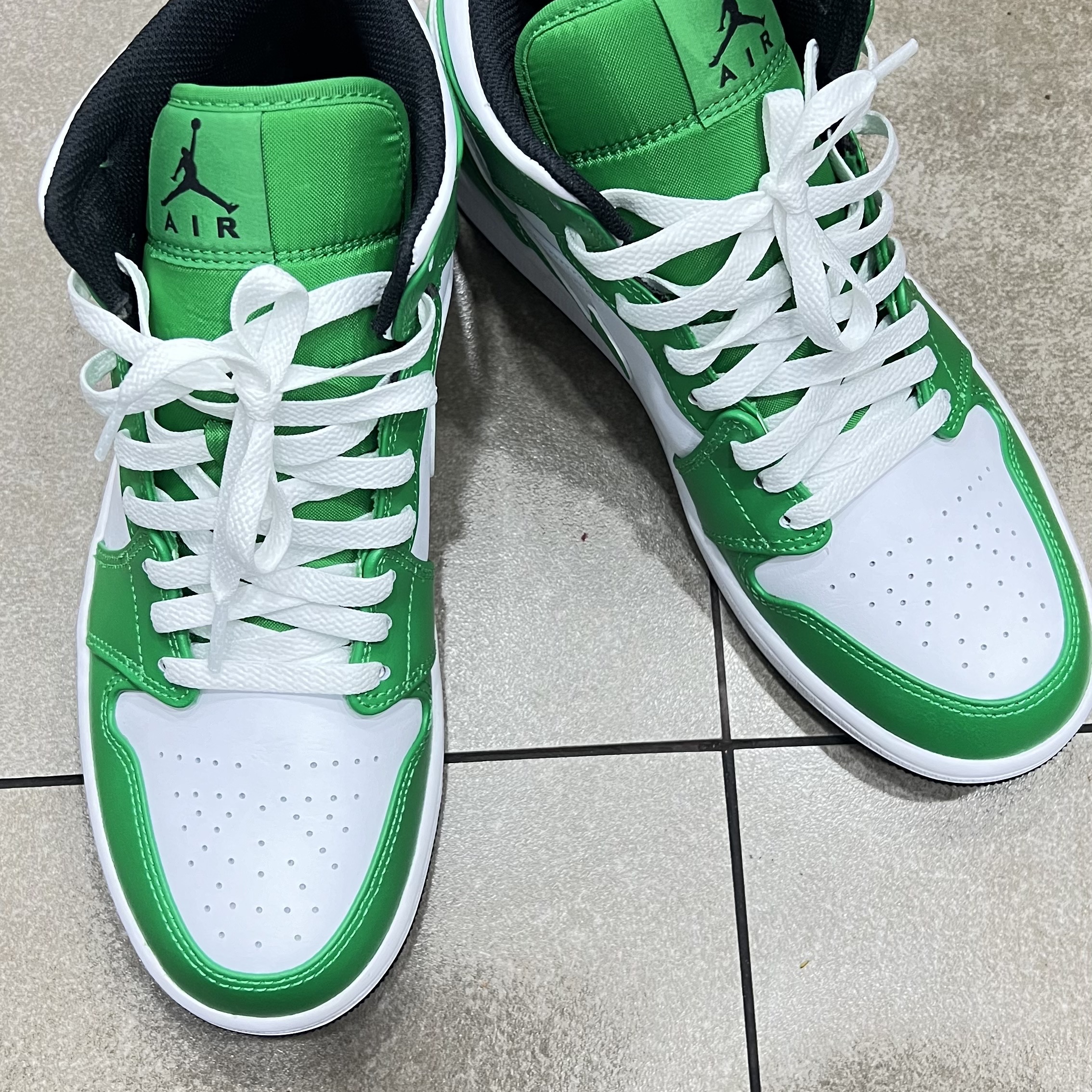 Jordan 1 Mid Lucky Green 착용 스타일