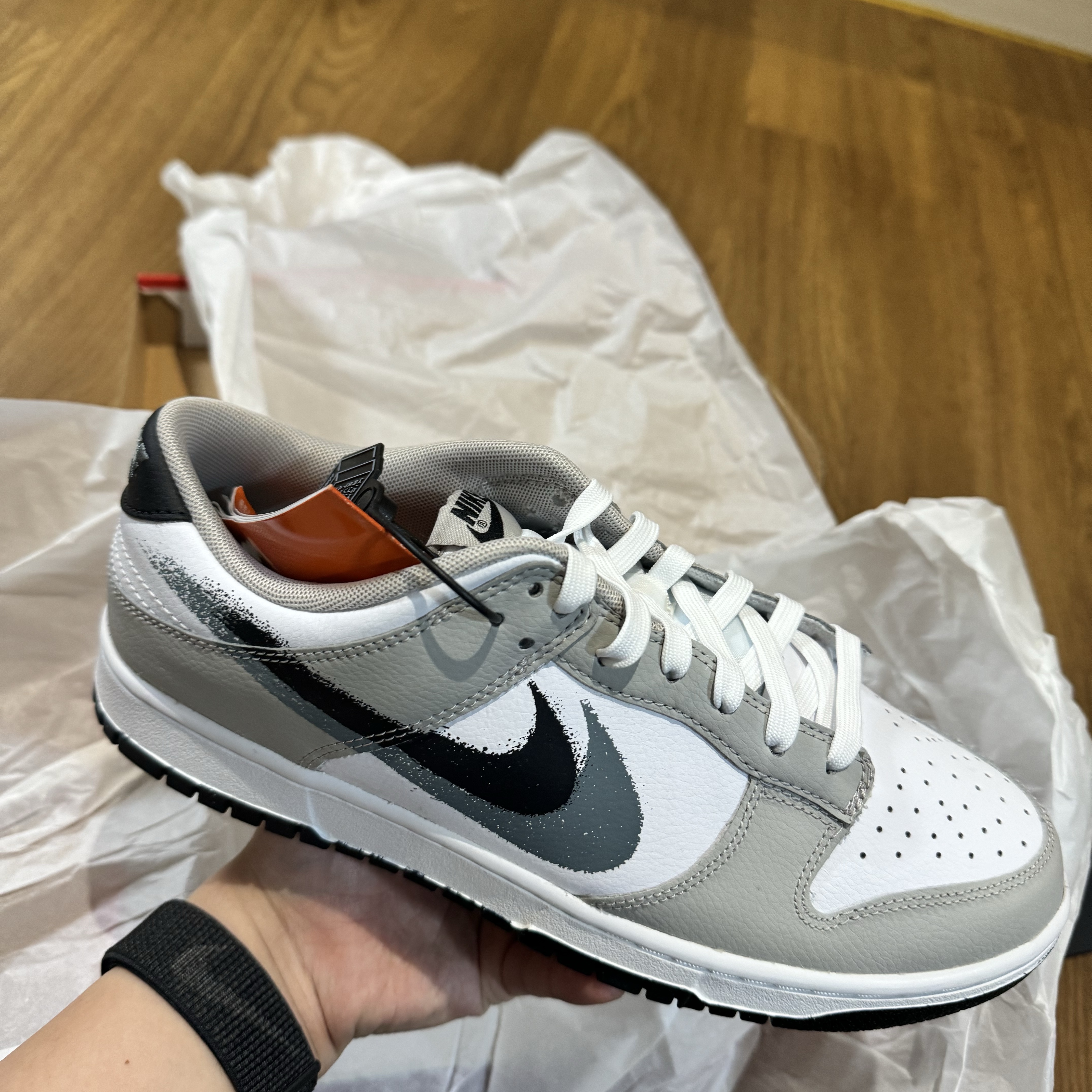 Nike Dunk Low Cool Grey White 착용 스타일 - 2