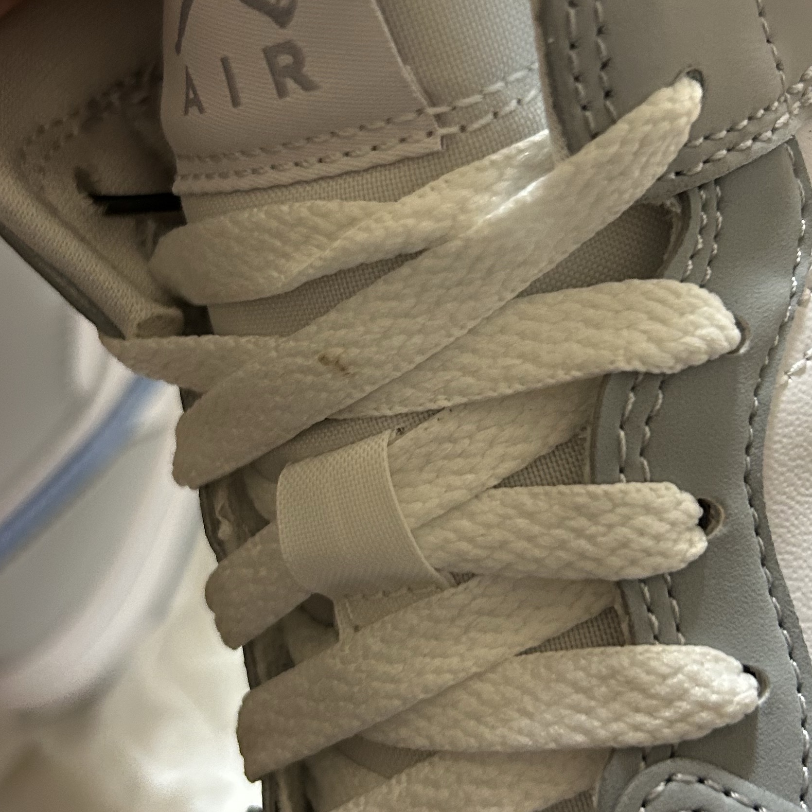 (W) Jordan 1 Mid Wolf Grey 착용 스타일 - 2