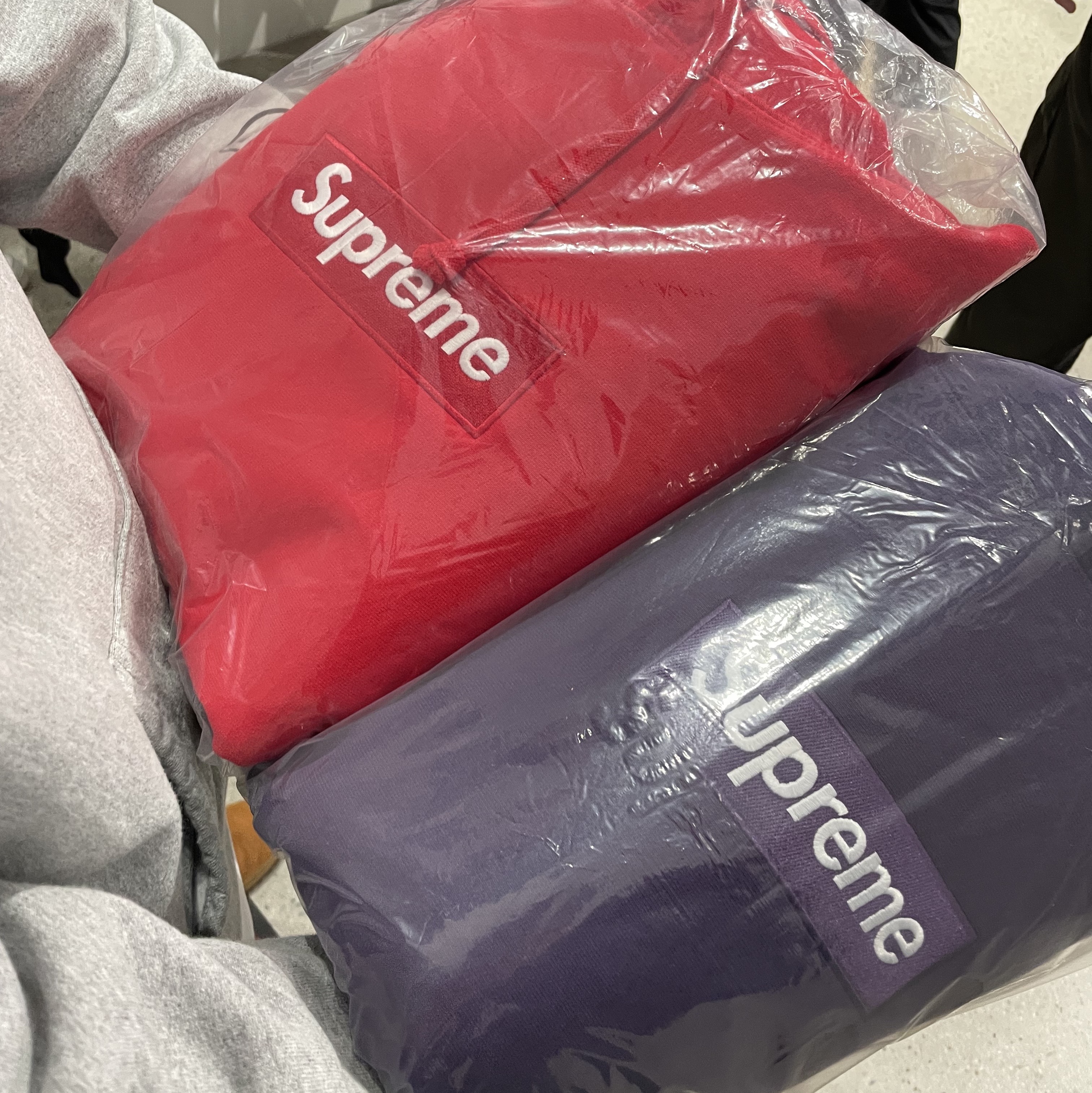 Supreme Box Logo Hooded Sweatshirt Red - 23FW, Supreme Box Logo Hooded Sweatshirt Dark Purple - 23FW 착용 스타일