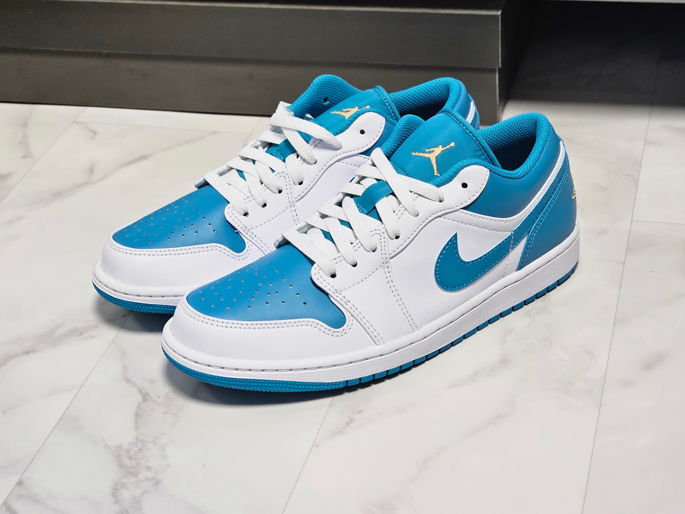 Jordan 1 Low White Aquatone 착용 스타일 - 7
