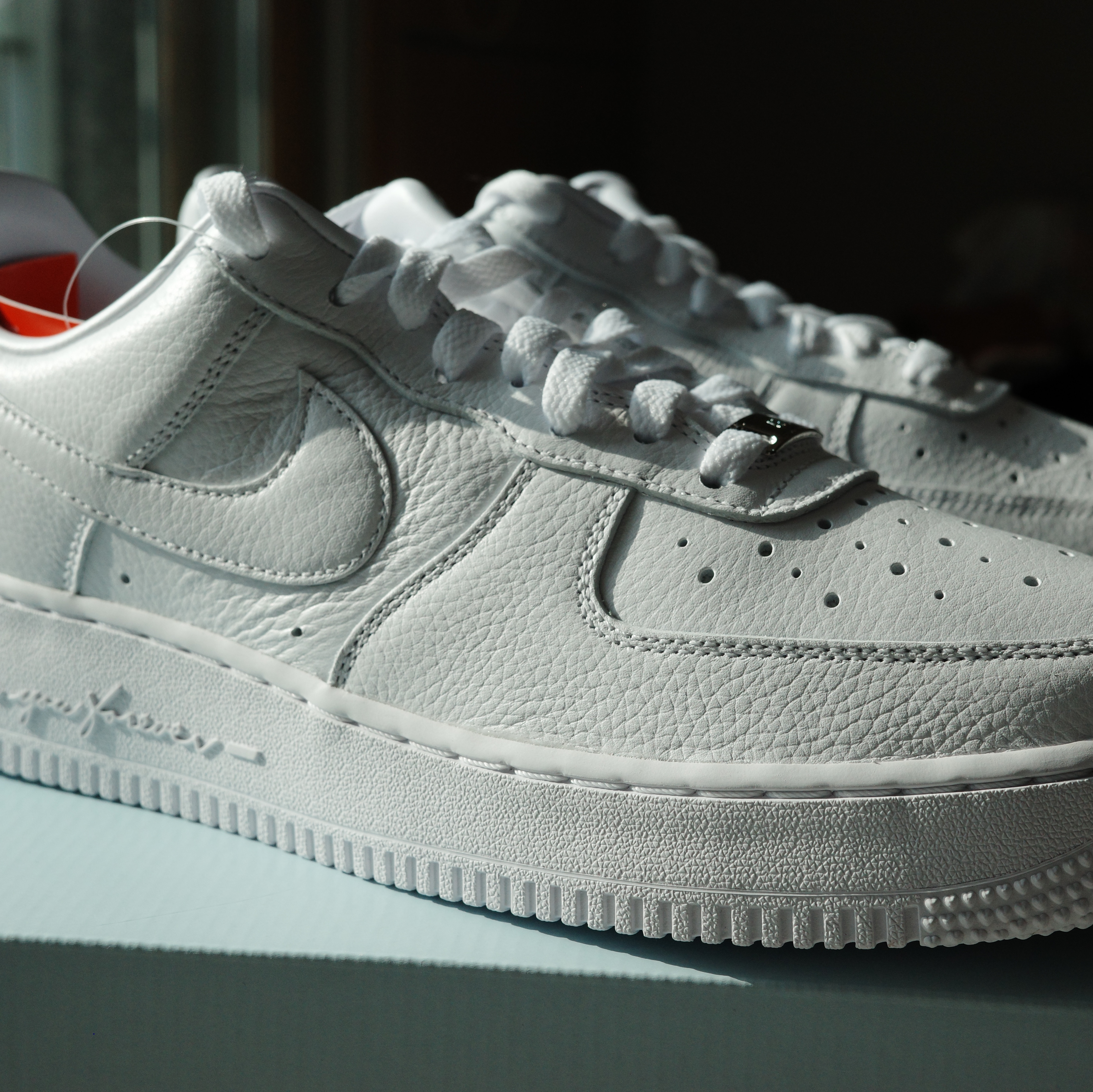 Nike x Drake Nocta Air Force 1 Low SP Certified Lover Boy White 착용 스타일 - 3