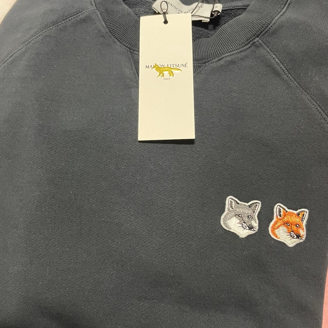 Maison Kitsune Double Fox Head Patch Classic Sweatshirt Anthracite 착용 스타일