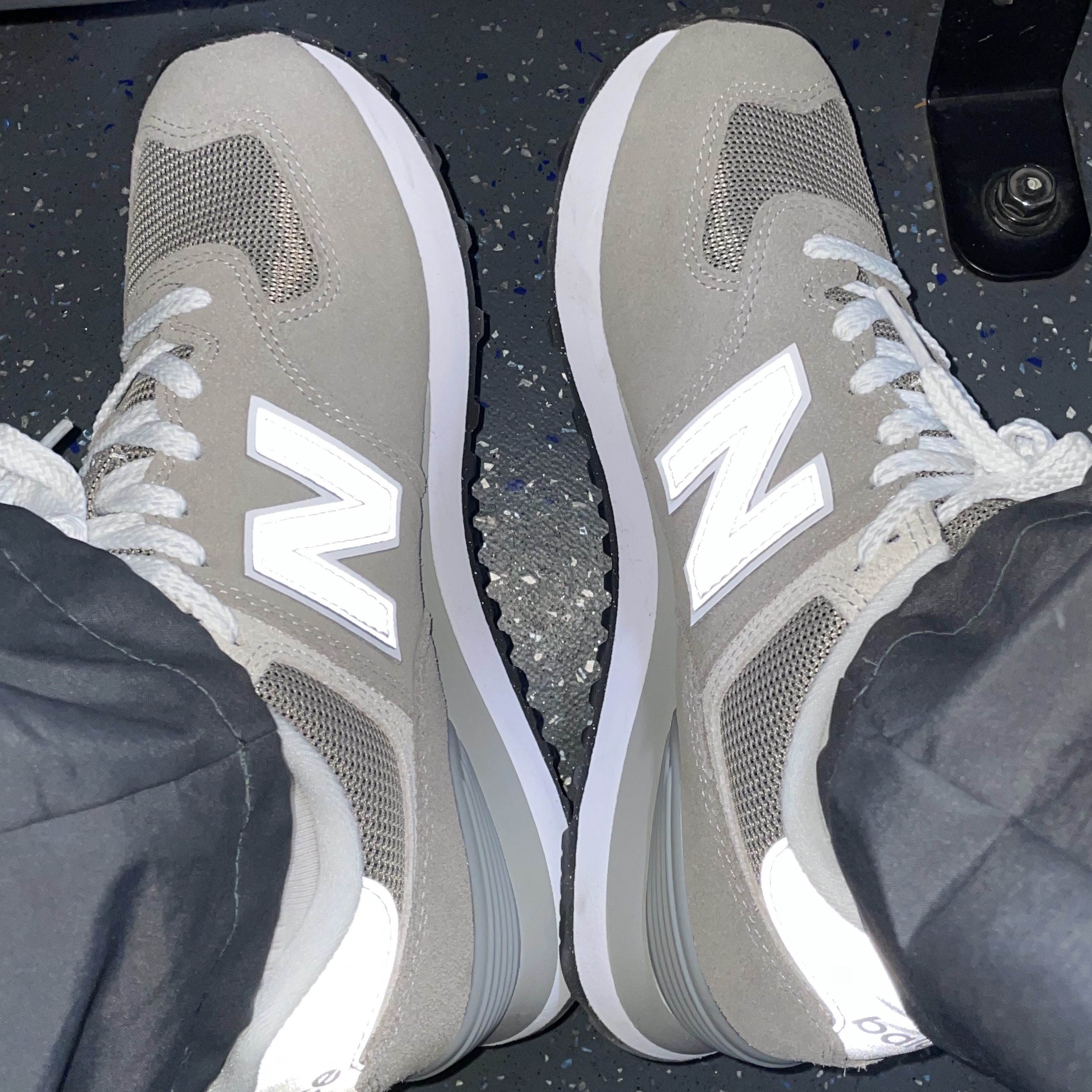(W) New Balance 574 Worn By Anyone Grey - B Standard 착용 스타일