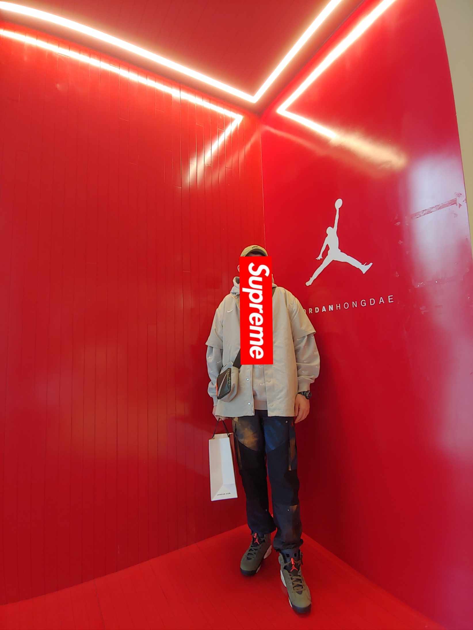 Jordan 6 x Travis Scott Retro Olive, Nike x Fear of God Shooting Shirt String 착용 스타일