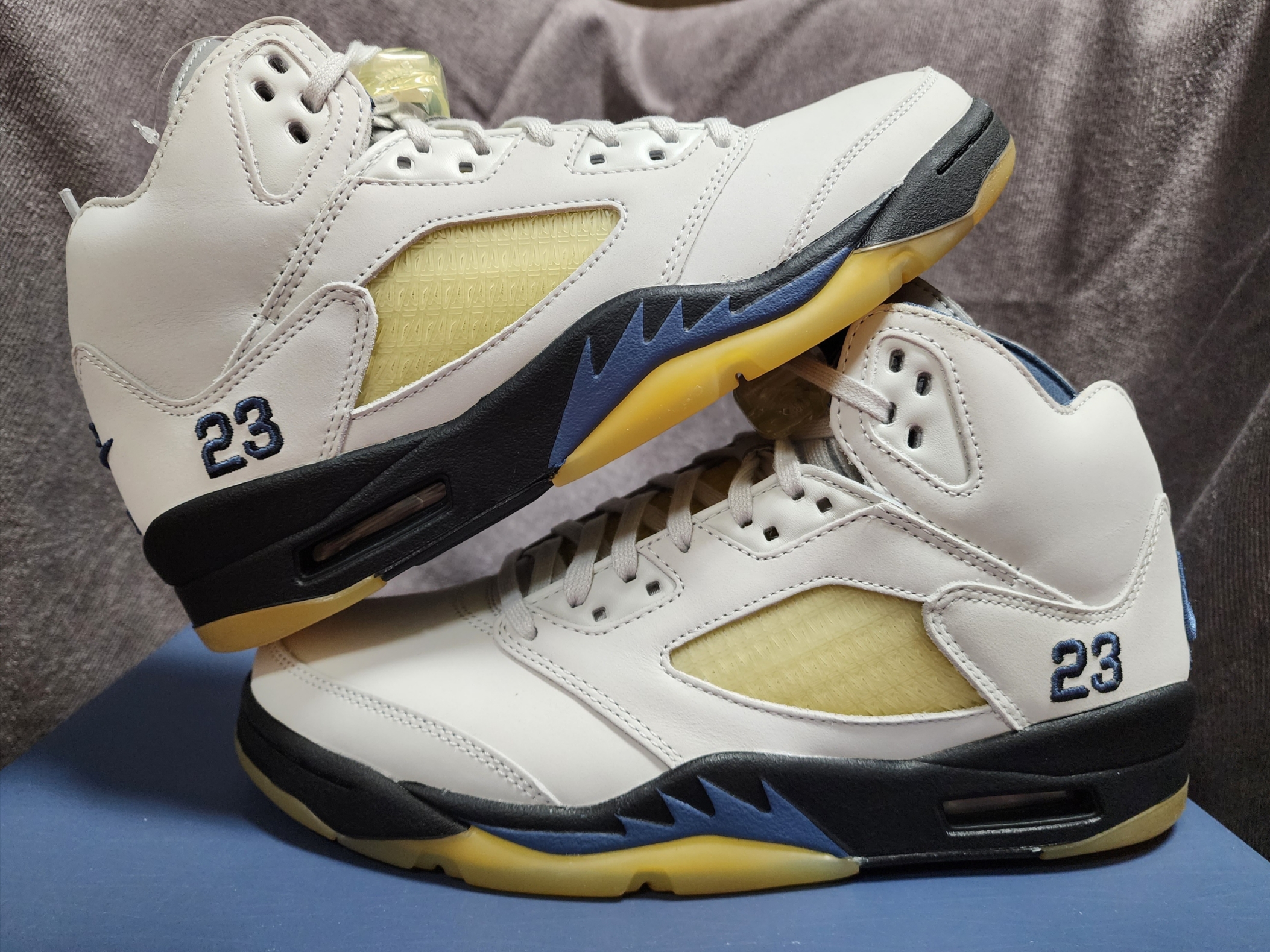 (W) Jordan 5 x A Ma Maniere Retro Dawn 착용 스타일 - 1