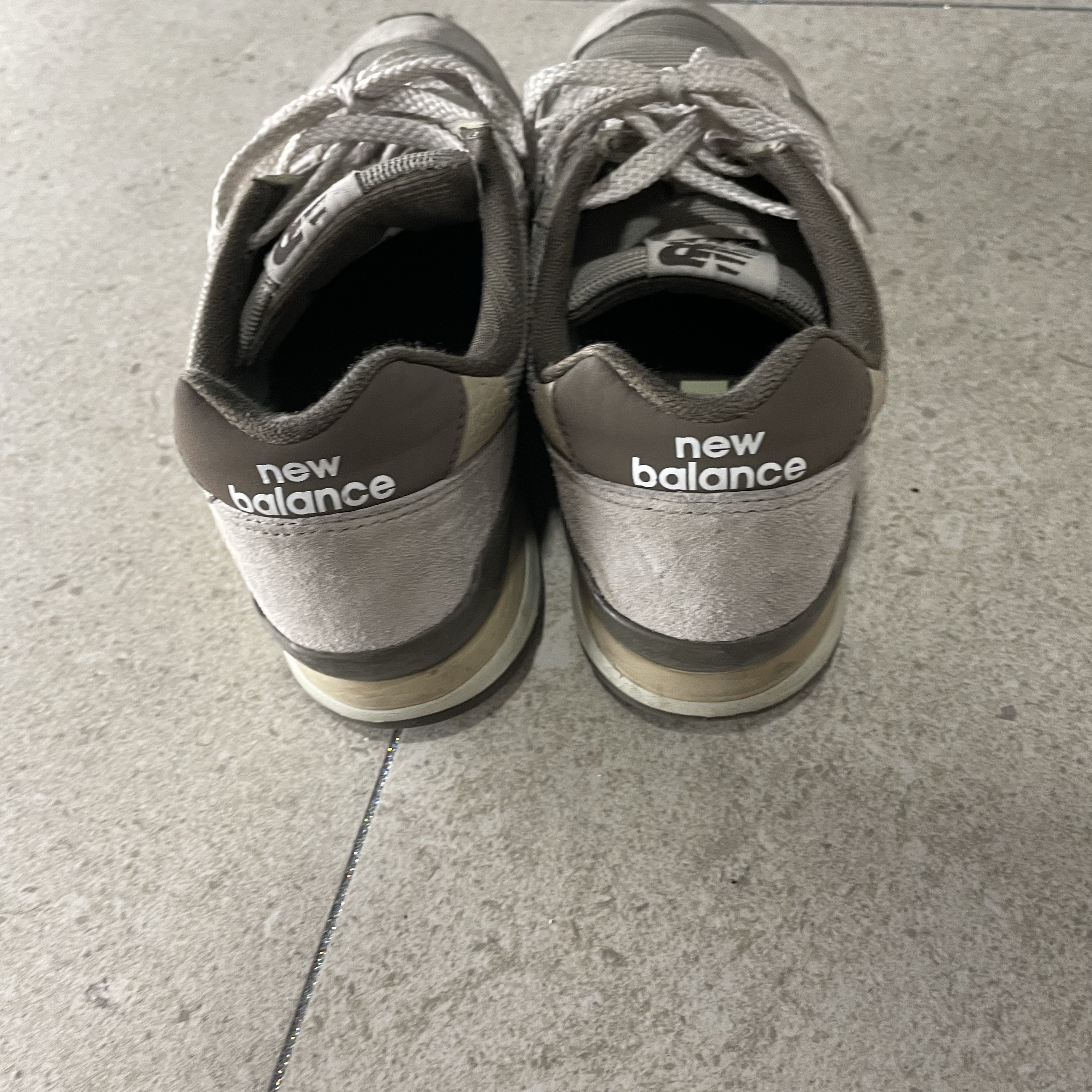 New Balance 996 Brown 착용 스타일 - 3