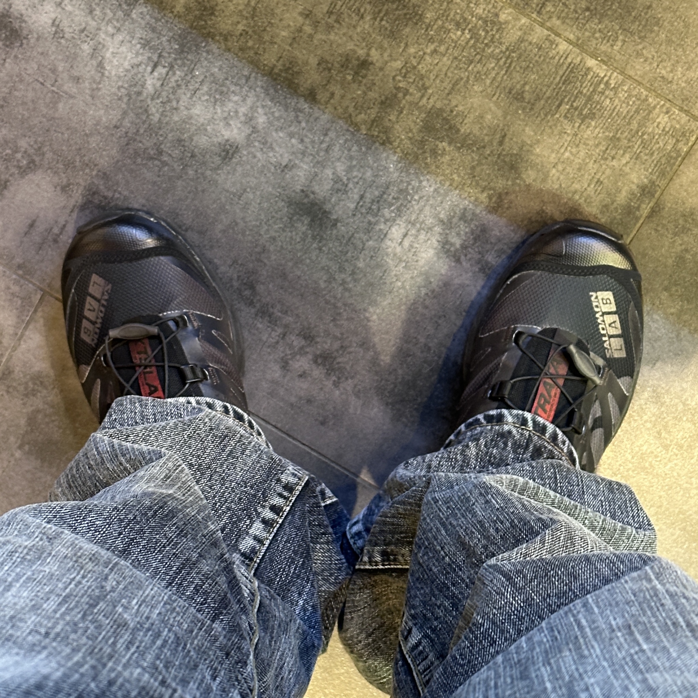 Salomon x Slam Jam XT-4 Black Magnet Goji Berry 착용 스타일