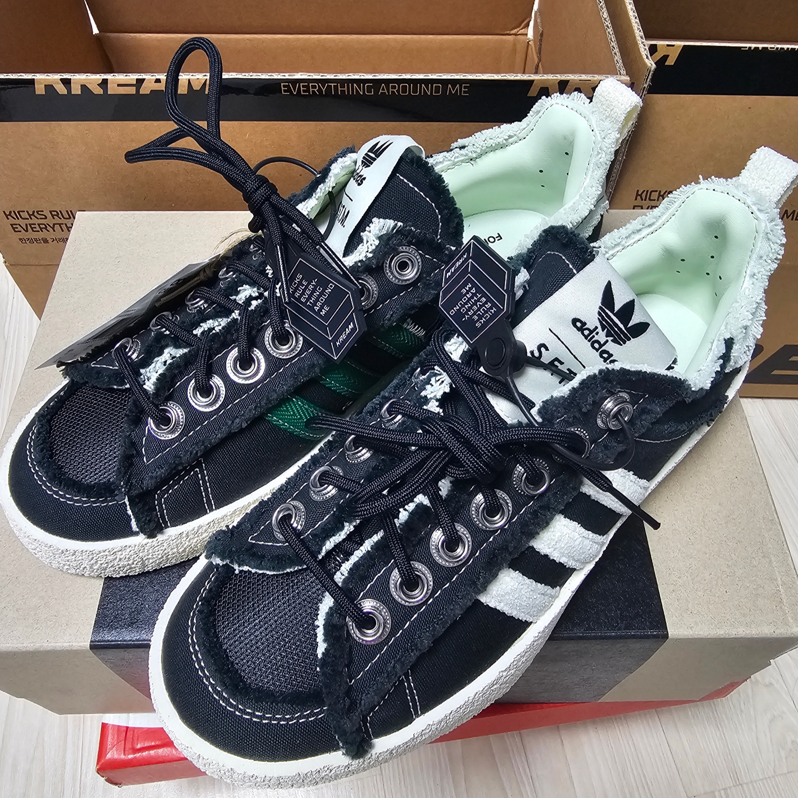 Adidas x Song for the Mute Campus 80s Core Black Cream White 착용 스타일