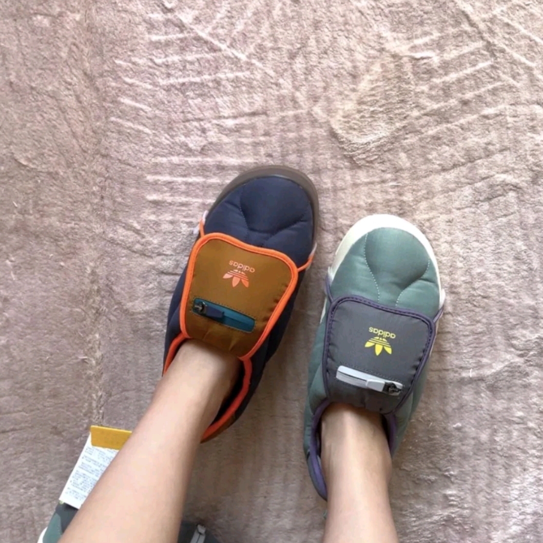 Adidas Puffylette Navy Bronze Orange, Adidas Puffylette Silver Green Grey 착용 스타일 - 2