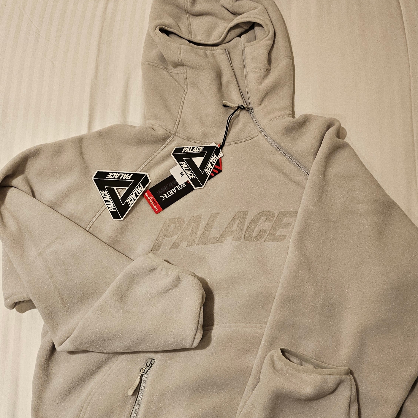 Palace Polartec Ninja Hood Grey - 23FW 착용 스타일