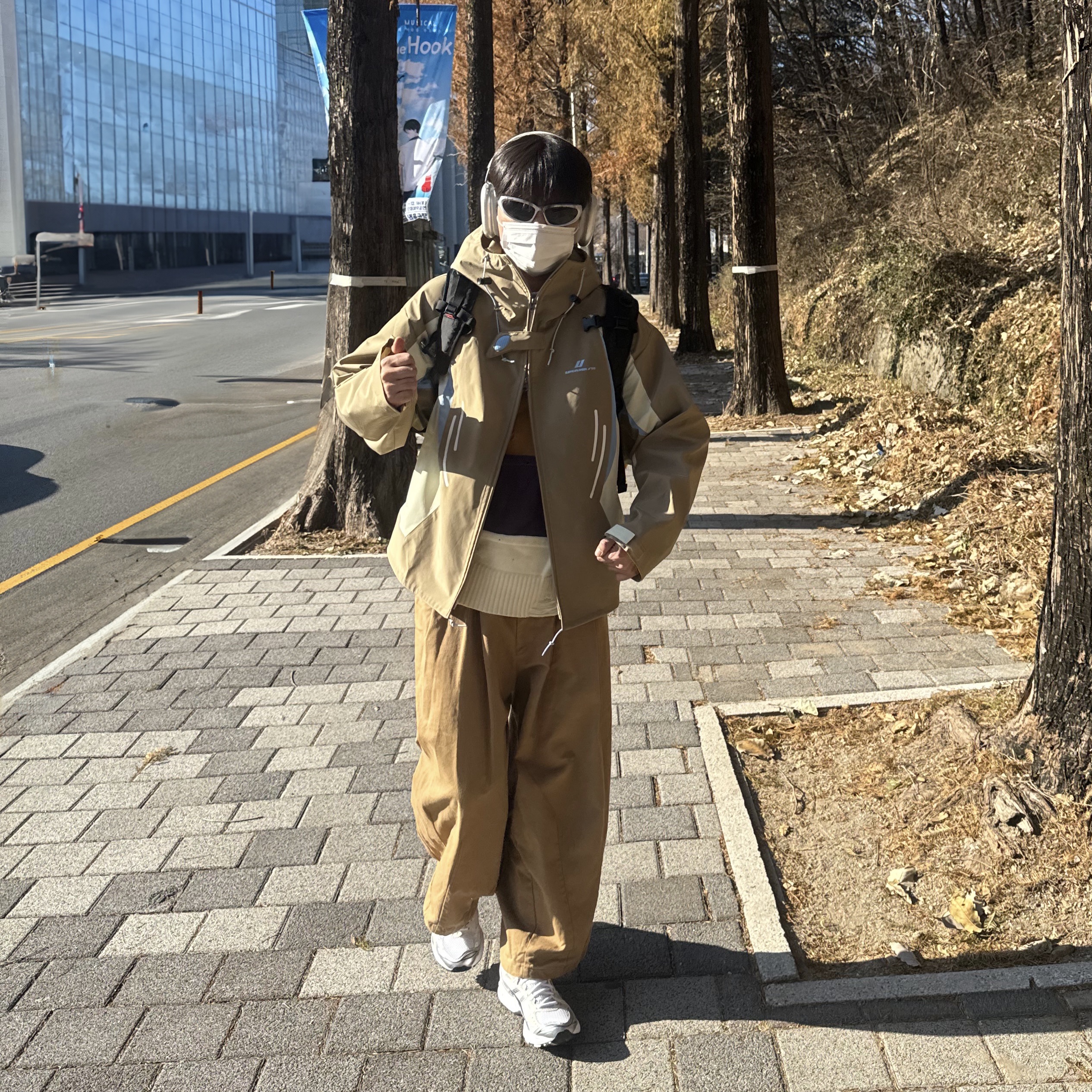 (W) Asics Gel-Kayano 14 White Midnight, Supreme Backpack Black - 18FW 착용 스타일 - 3