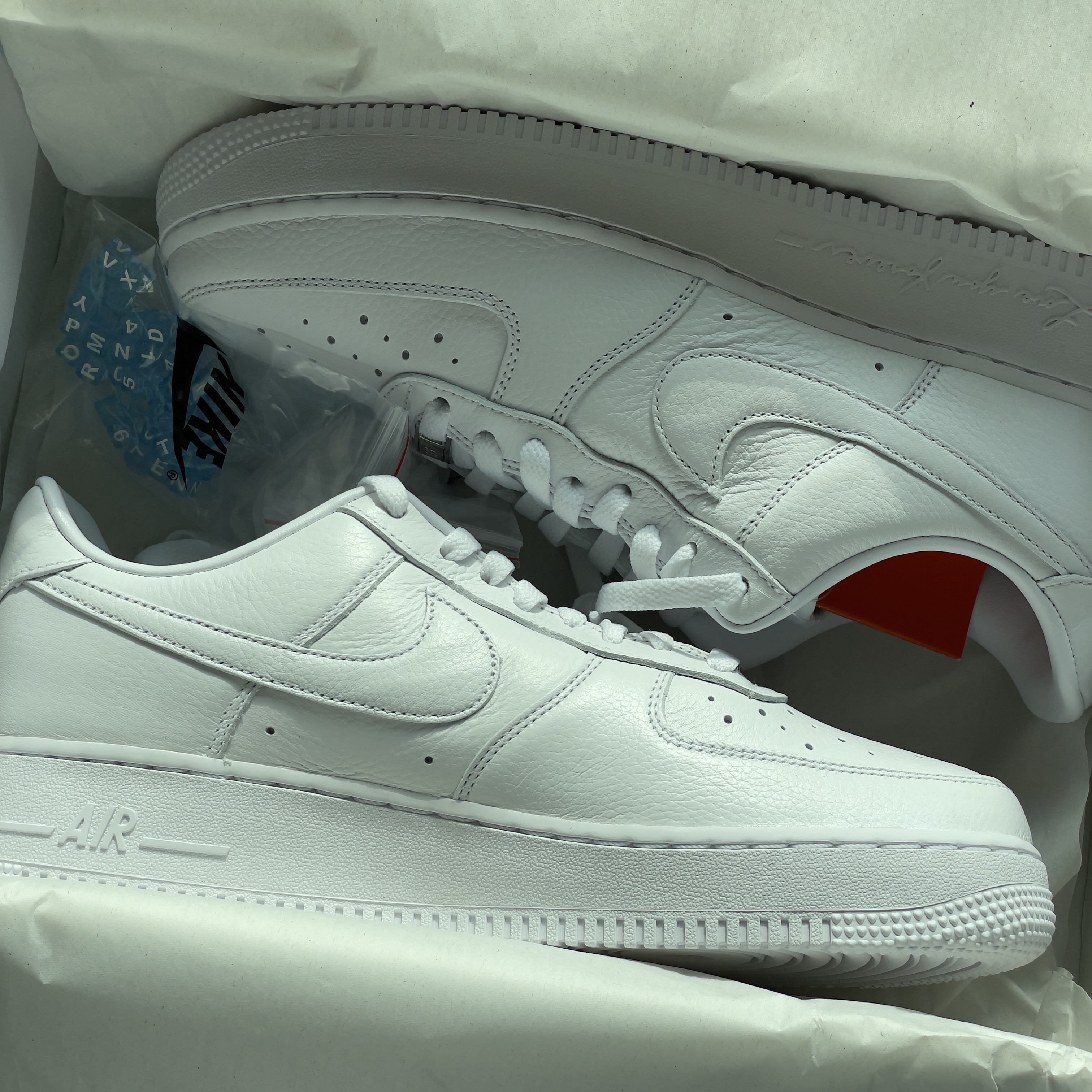 Nike x Drake Nocta Air Force 1 Low SP Certified Lover Boy White 착용 스타일 - 2