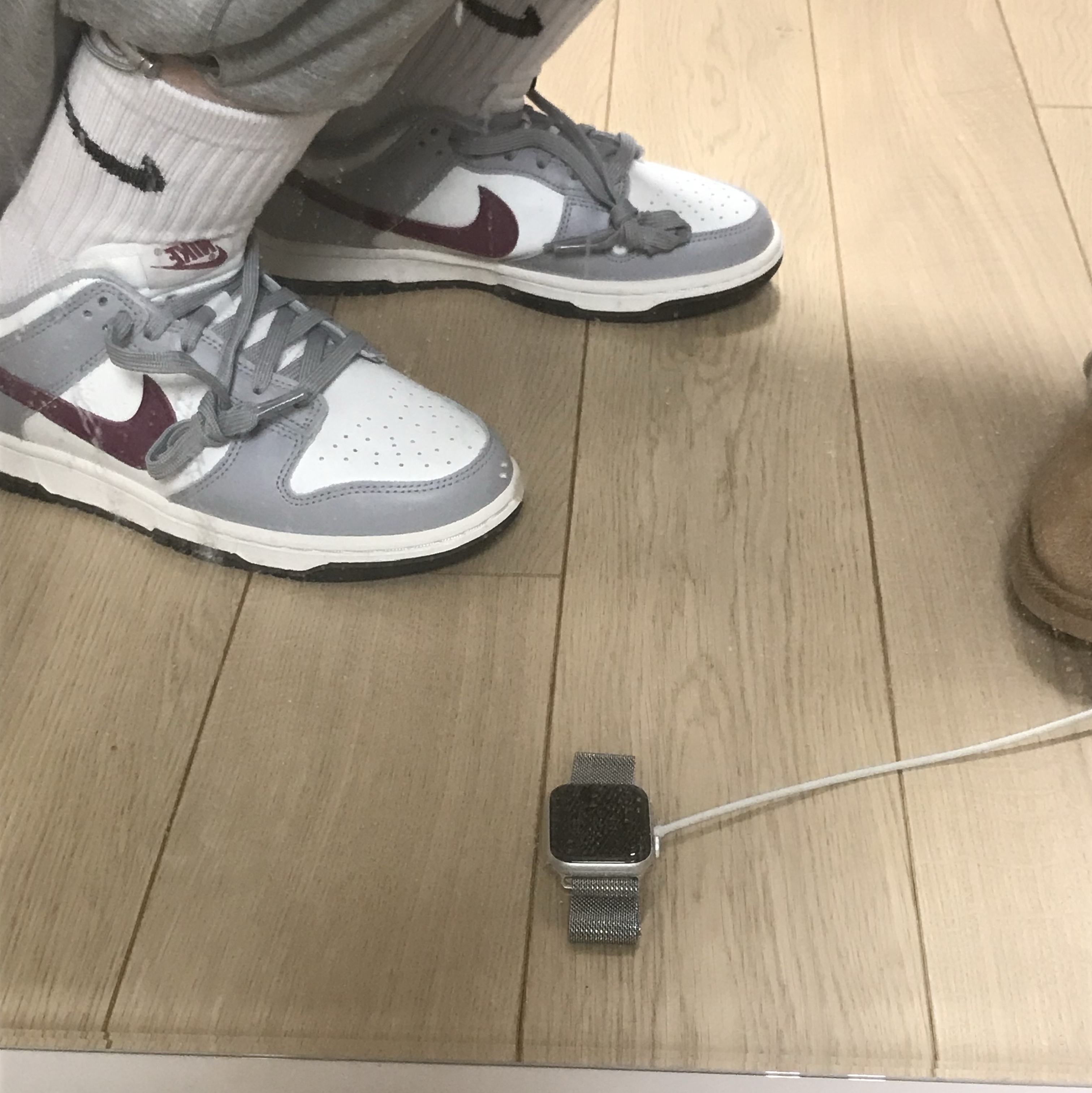 (W) Nike Dunk Low Wolf Grey Rosewood 착용 스타일 - 2