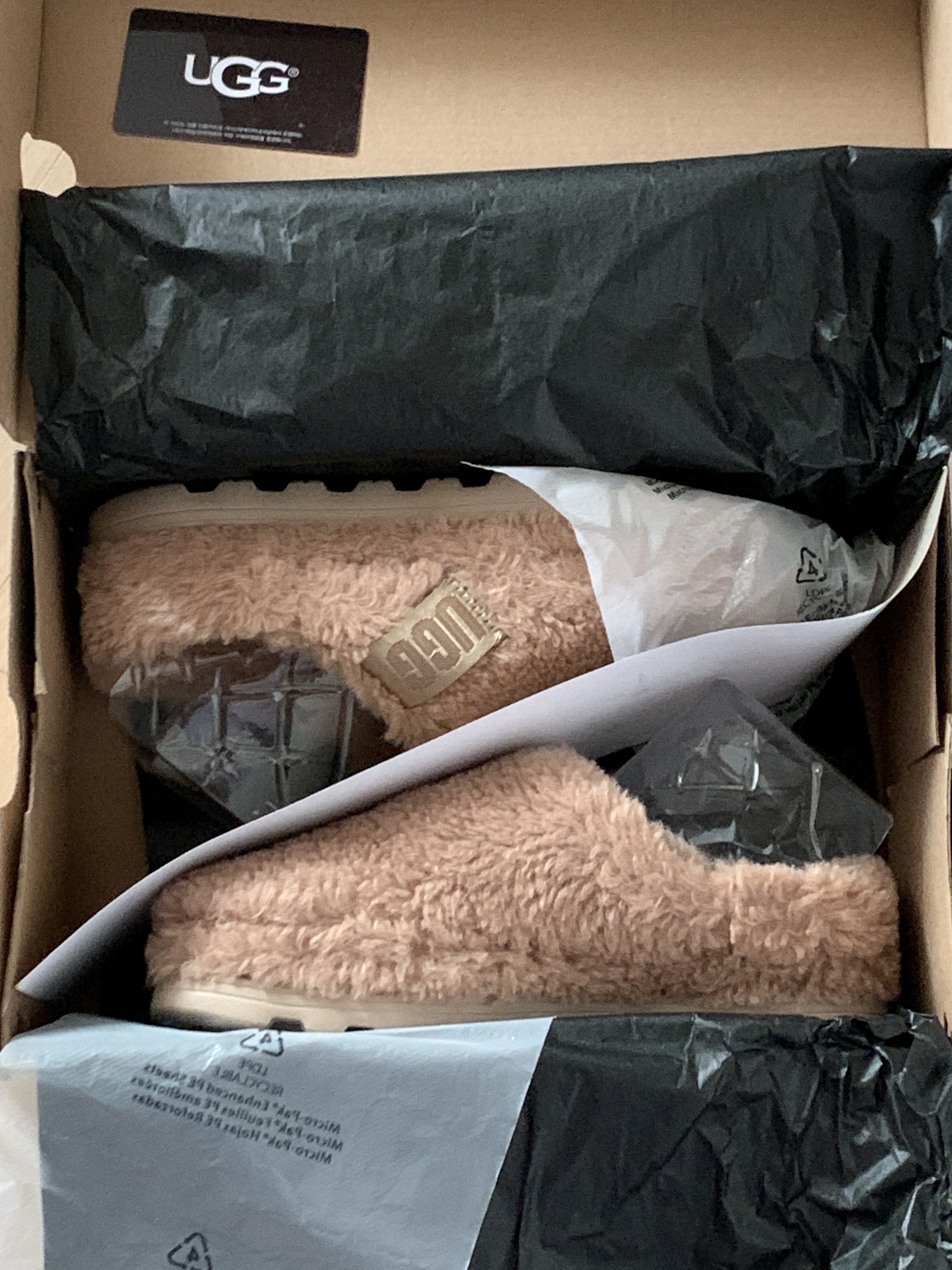 UGG Fluff Off Slide Chestnut 착용 스타일 - 9