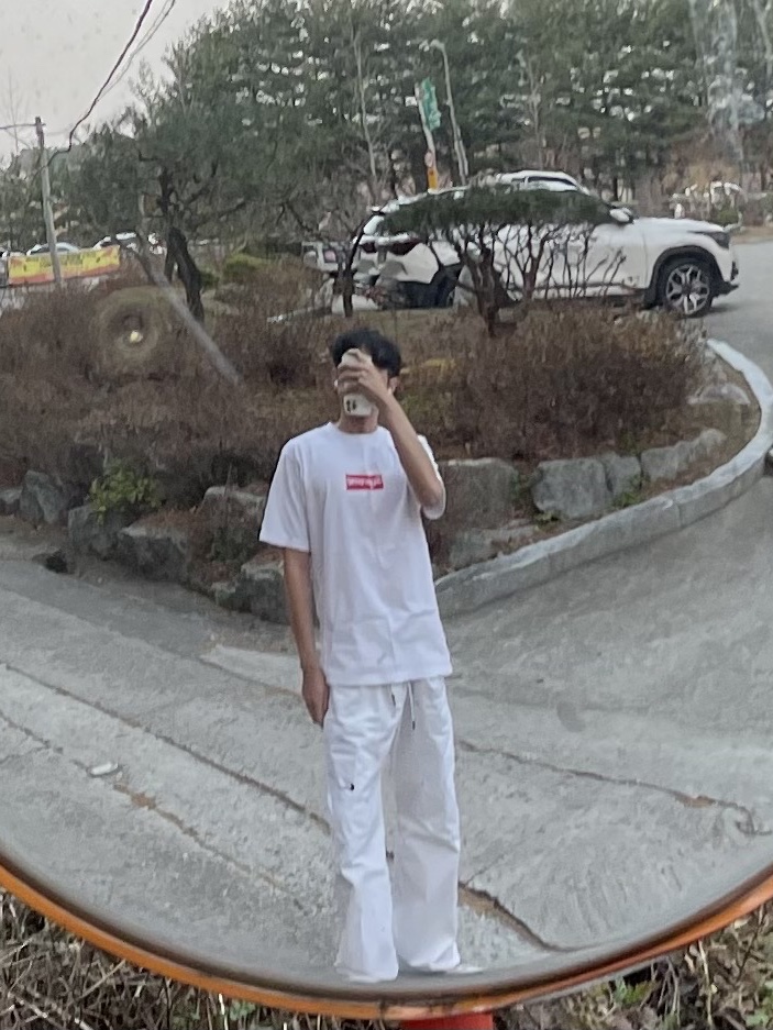 Supreme West Hollywood Box Logo T-Shirt White - 23SS, Nike x Off-White NRG Pants White 착용 스타일 - 1