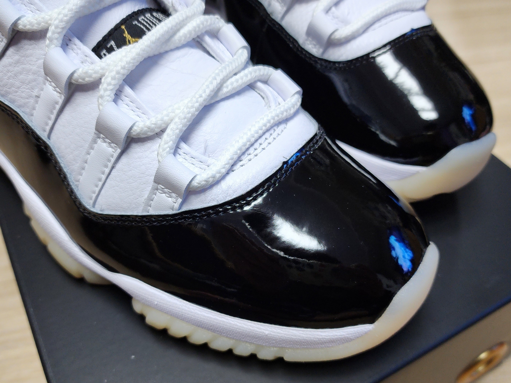 Jordan 11 Retro Gratitude 착용 스타일 - 3