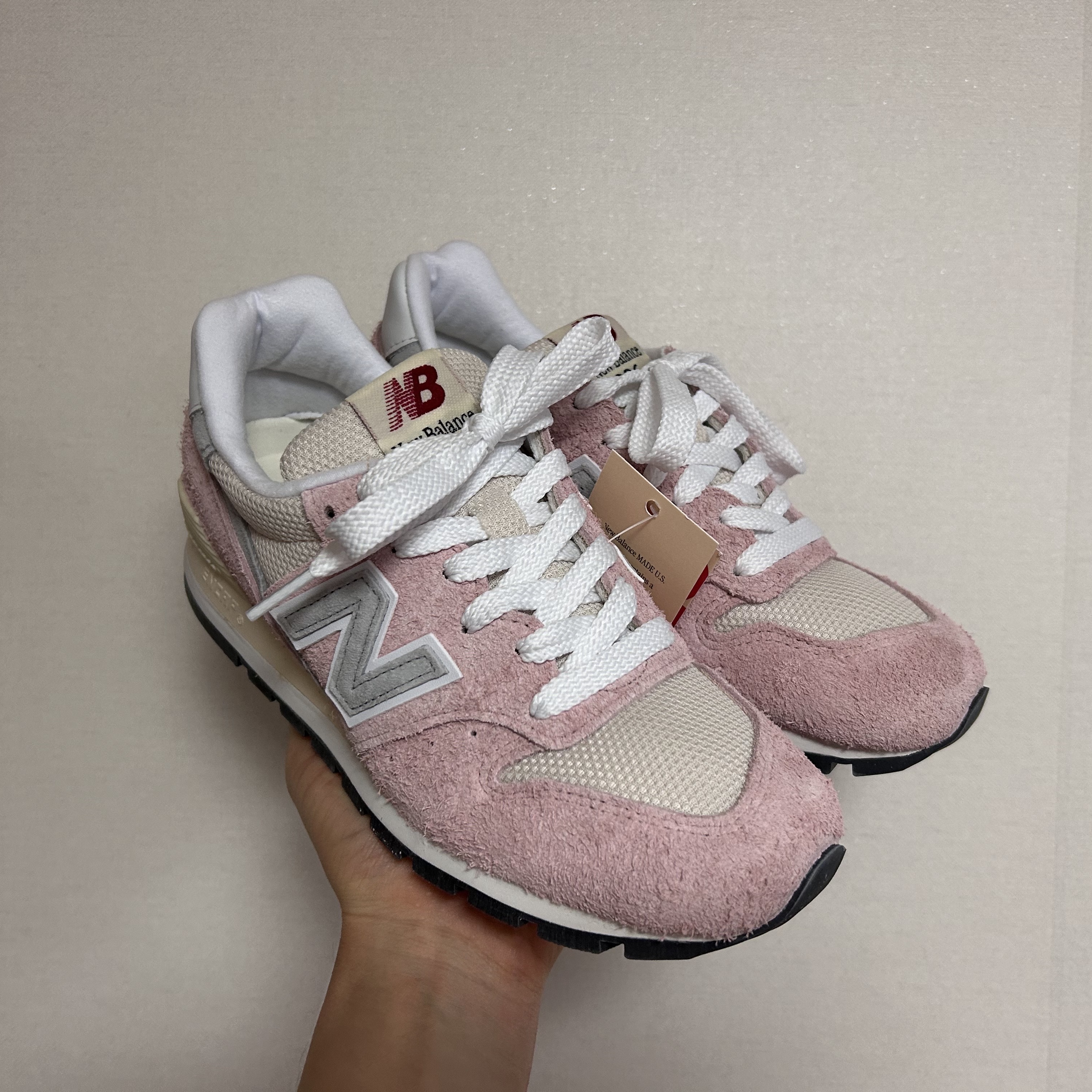 New Balance Made in USA 996 Pink Haze Silver 착용 스타일 - 2
