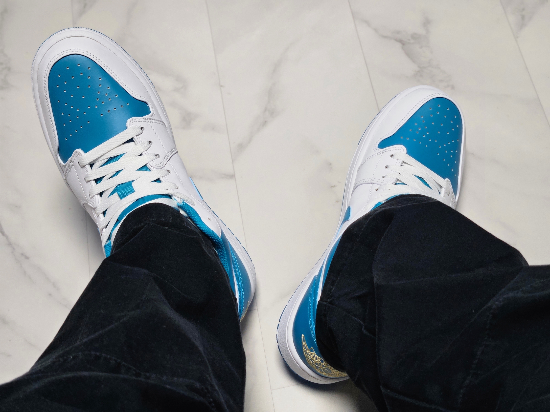 Jordan 1 Low White Aquatone 착용 스타일 - 3