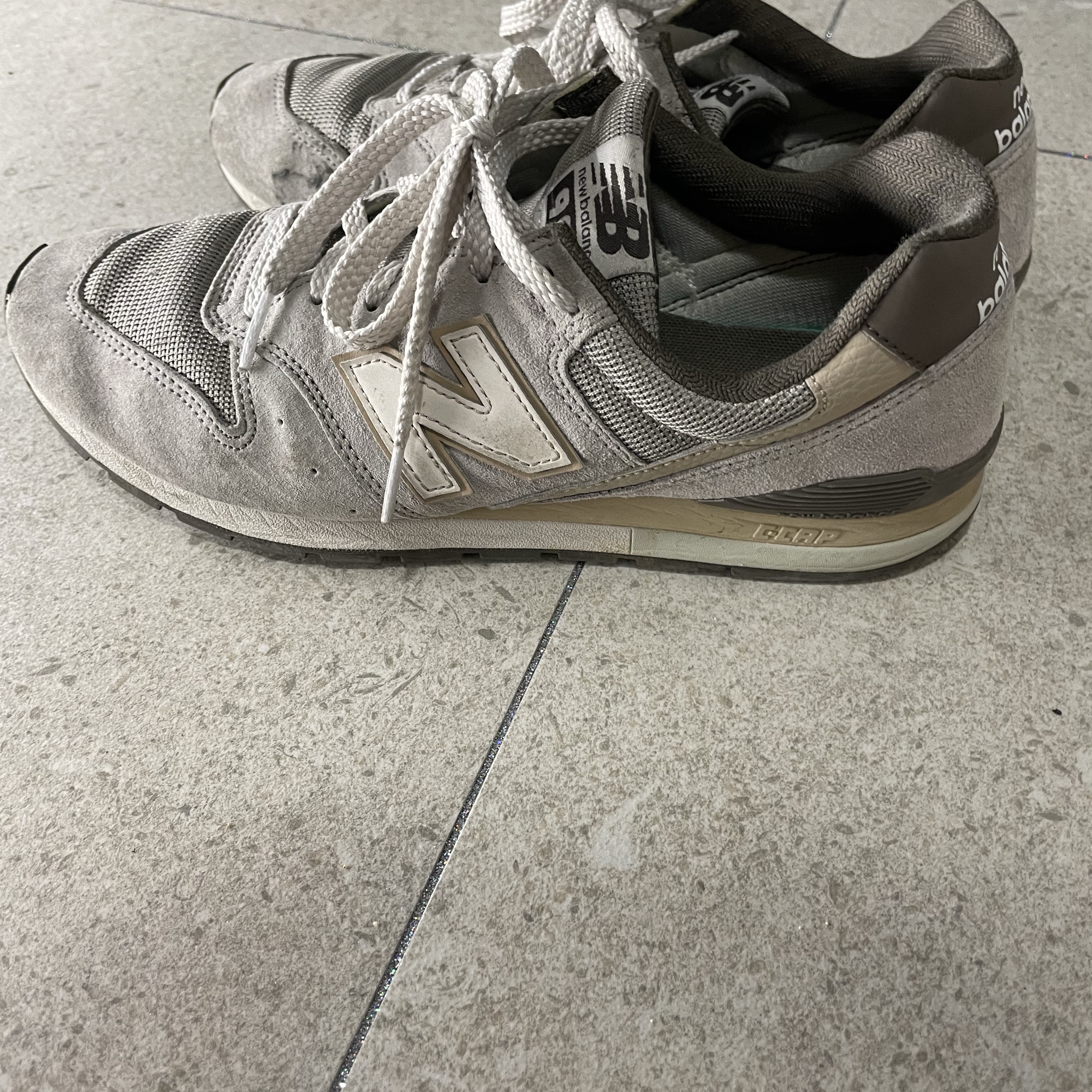 New Balance 996 Brown 착용 스타일 - 2