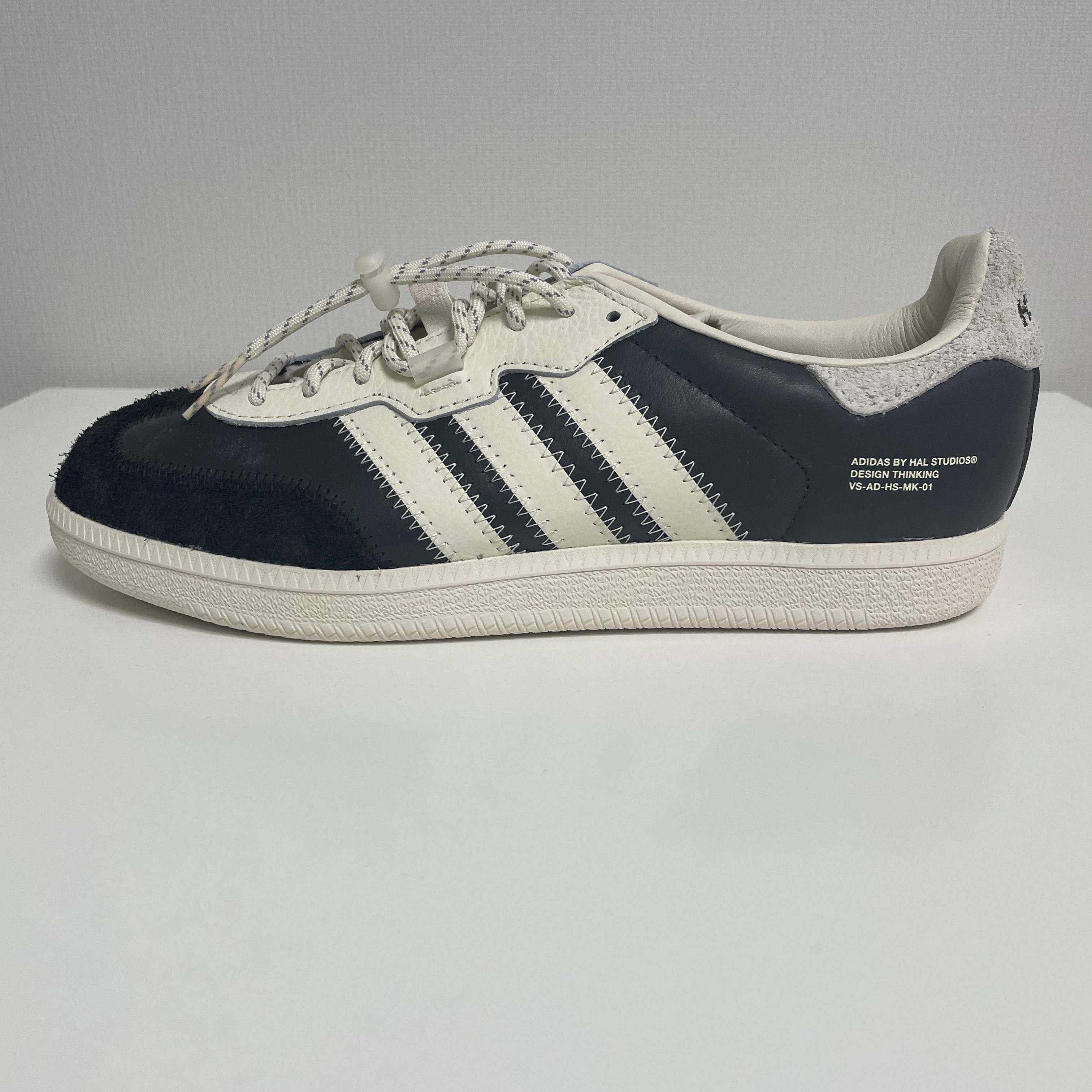Adidas x Hal Studios Velosamba Core Black Wonder White 착용 스타일 - 2