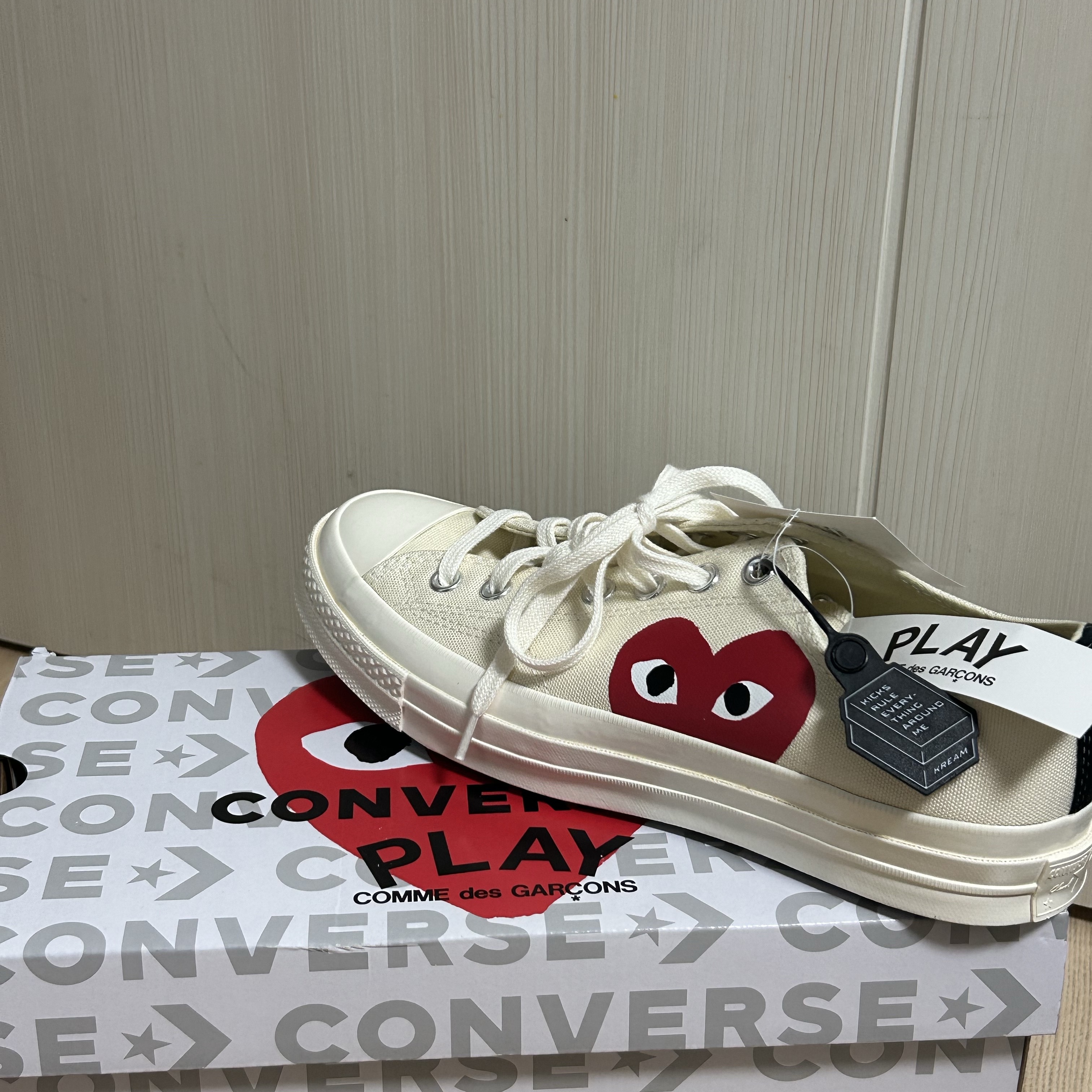 Converse x Play Comme des Garcons Chuck 70 Ox White 착용 스타일