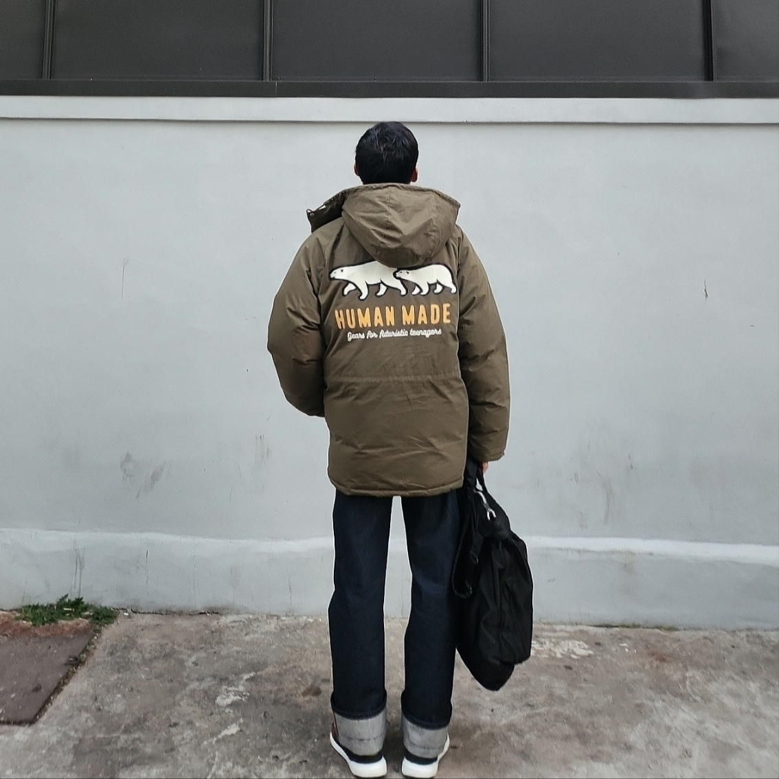 Adidas x Human Made Marathon Free Hiker Chalk White, Human Made Down Parka Olive Drab 착용 스타일 - 1