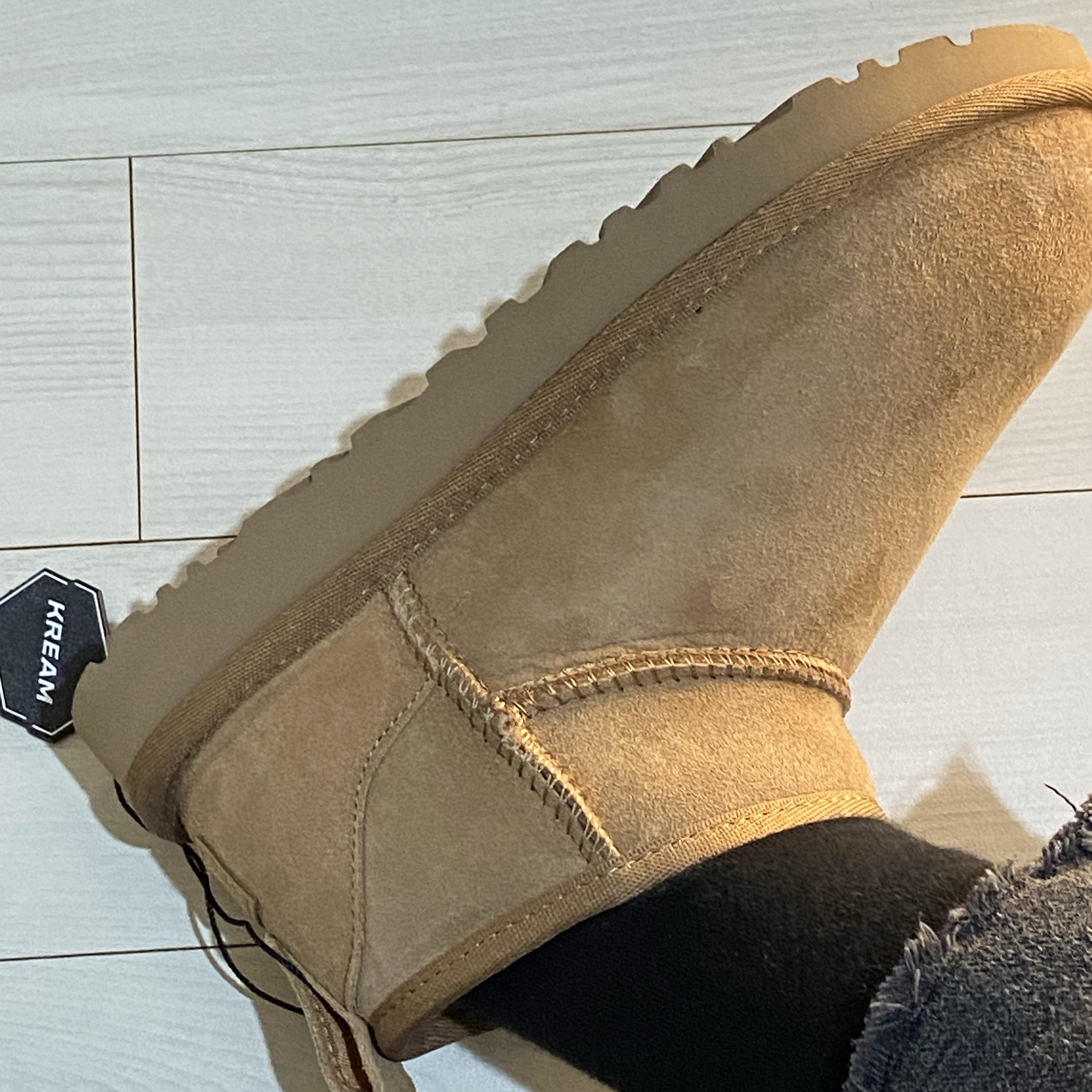 (W) UGG Classic Ultra Mini Boots Chestnut 착용 스타일 - 2