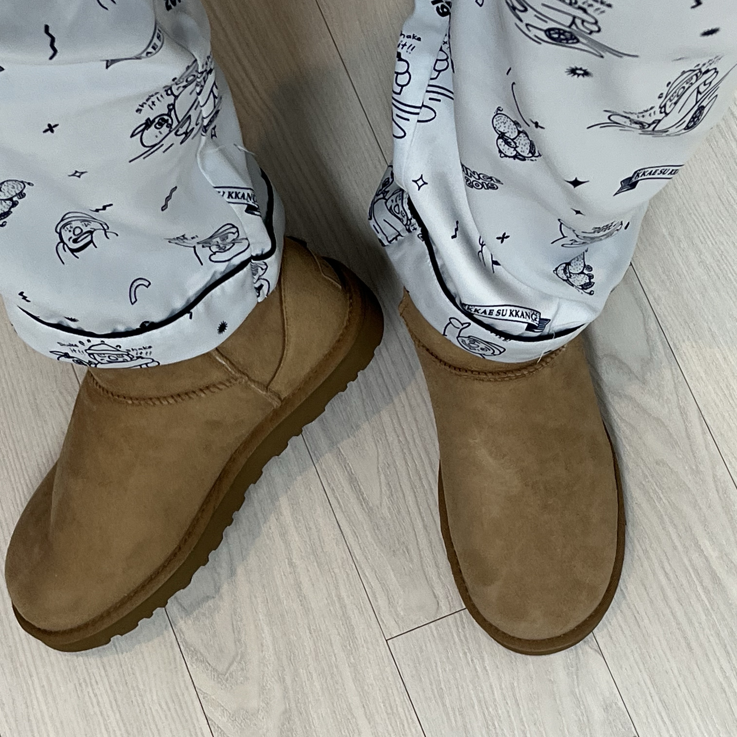 (W) UGG Classic Mini II Boots Chestnut 착용 스타일 - 3