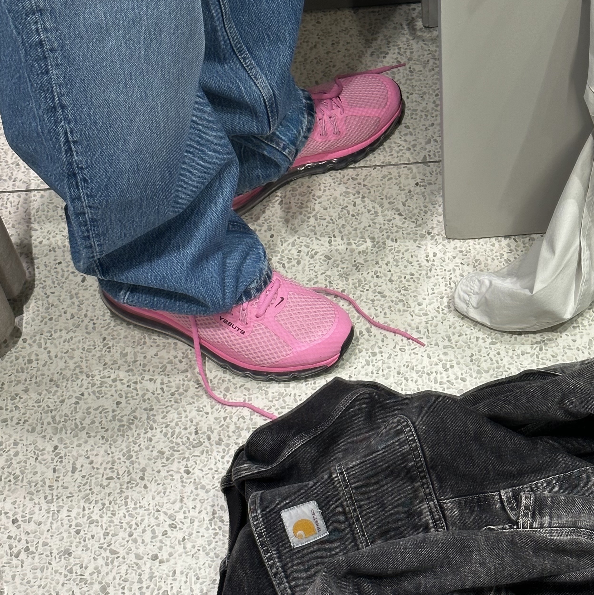 Nike x Stussy Air Max 2013 Psychic Pink 착용 스타일