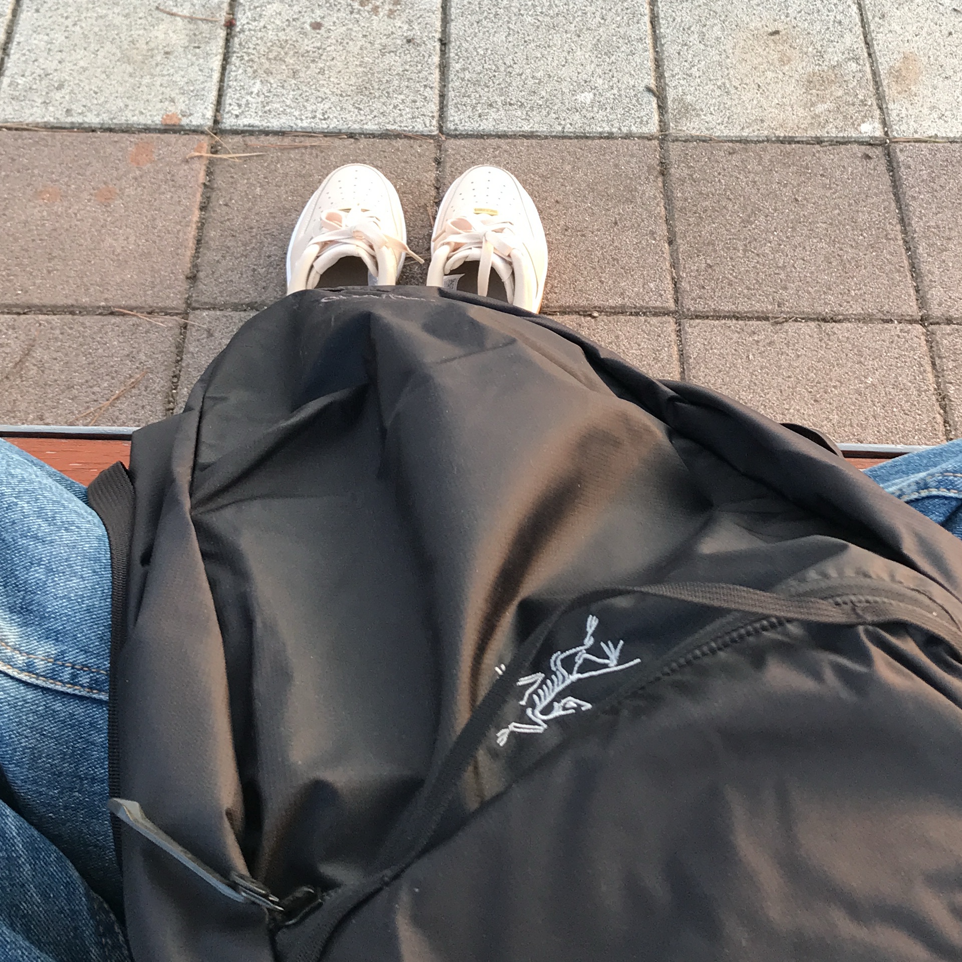 Arc'teryx Heliad 10 Backpack Black 착용 스타일
