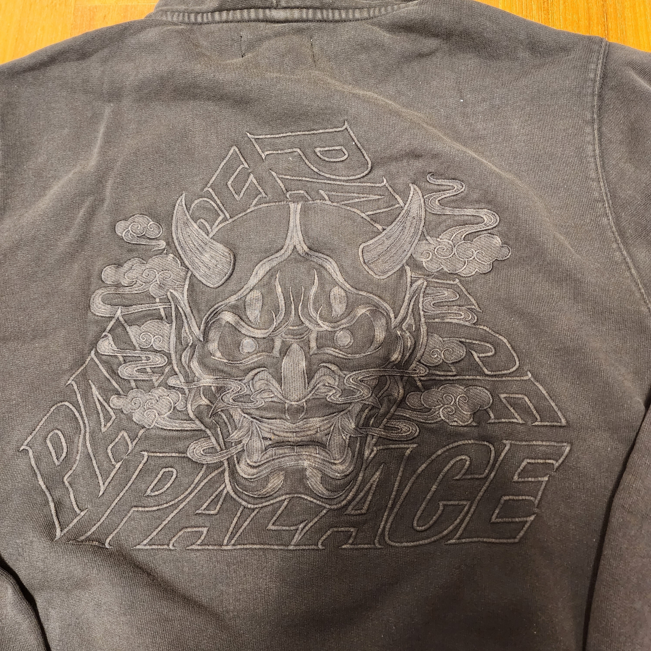 Palace Demon Hood Black - 23FW 착용 스타일 - 4