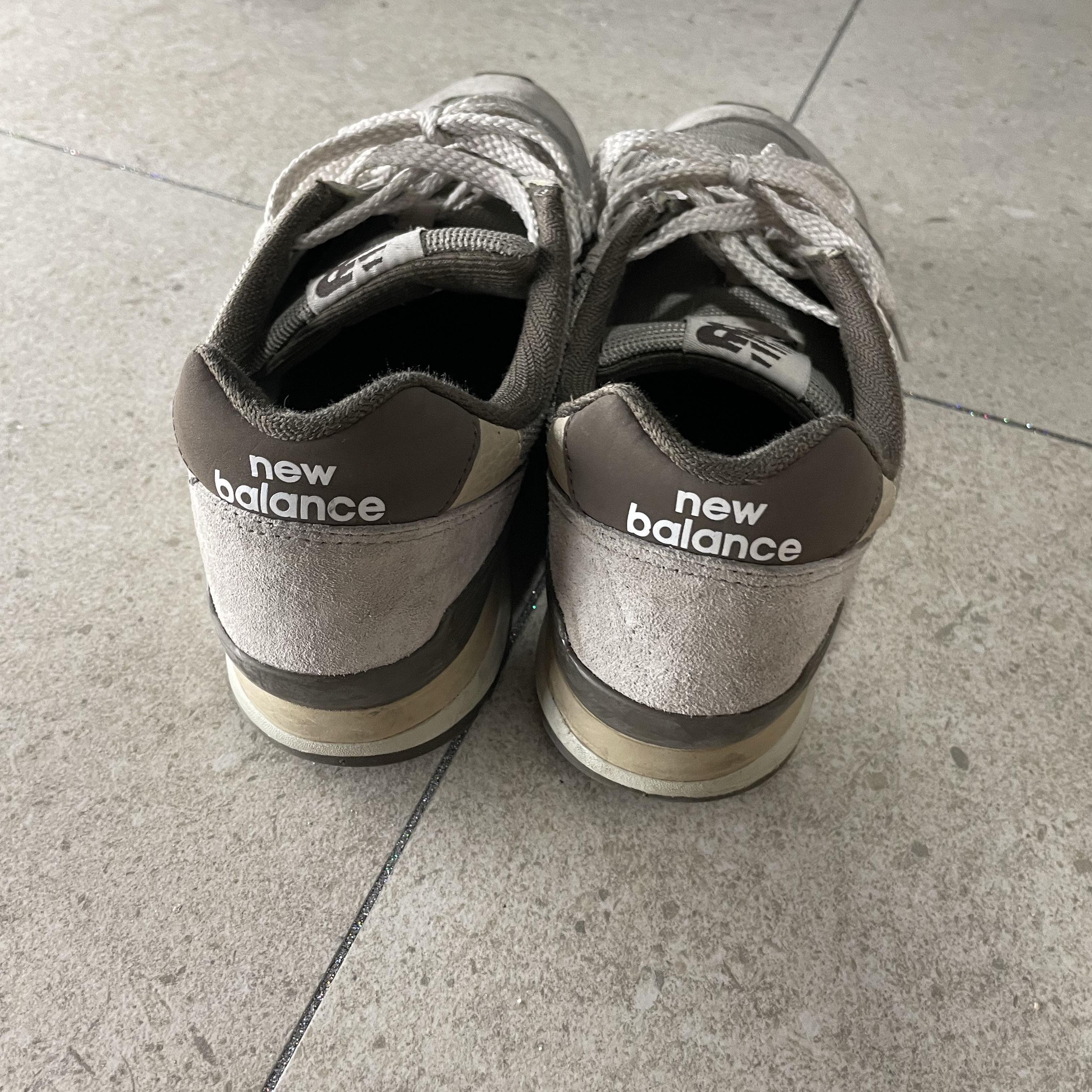 New Balance 996 Brown 착용 스타일 - 6