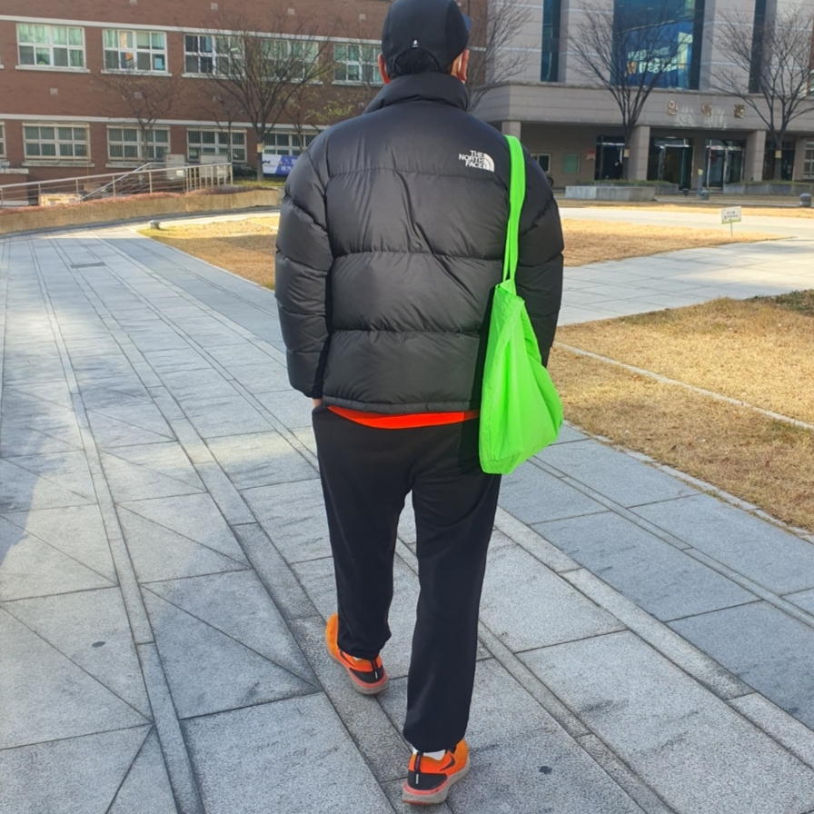The North Face 1996 Retro Nuptse Jacket Black, Nike x Stussy NRG Washed Fleece Pants Black (DO5296-010) 착용 스타일
