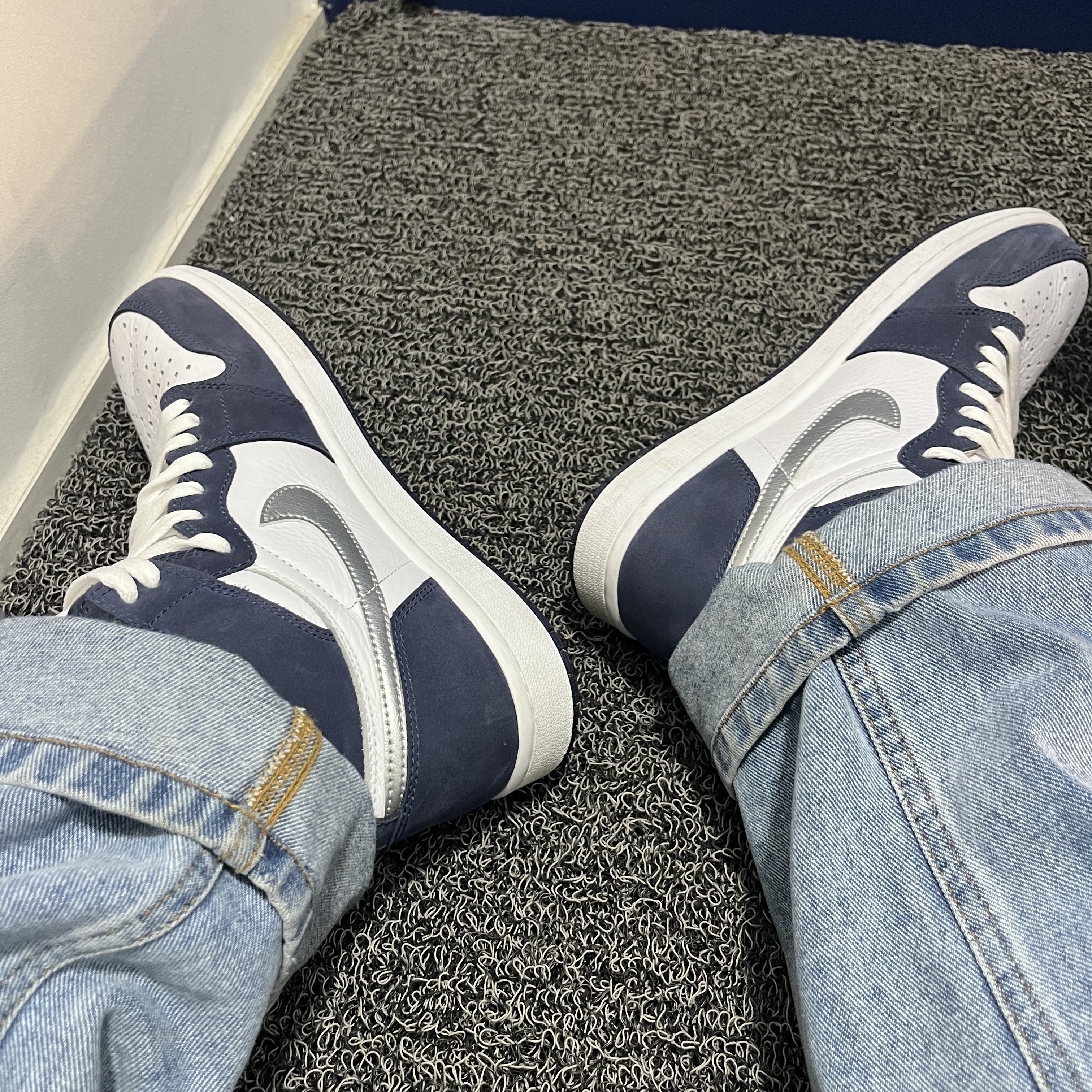 Jordan 1 Retro High OG CO.JP Midnight Navy 착용 스타일