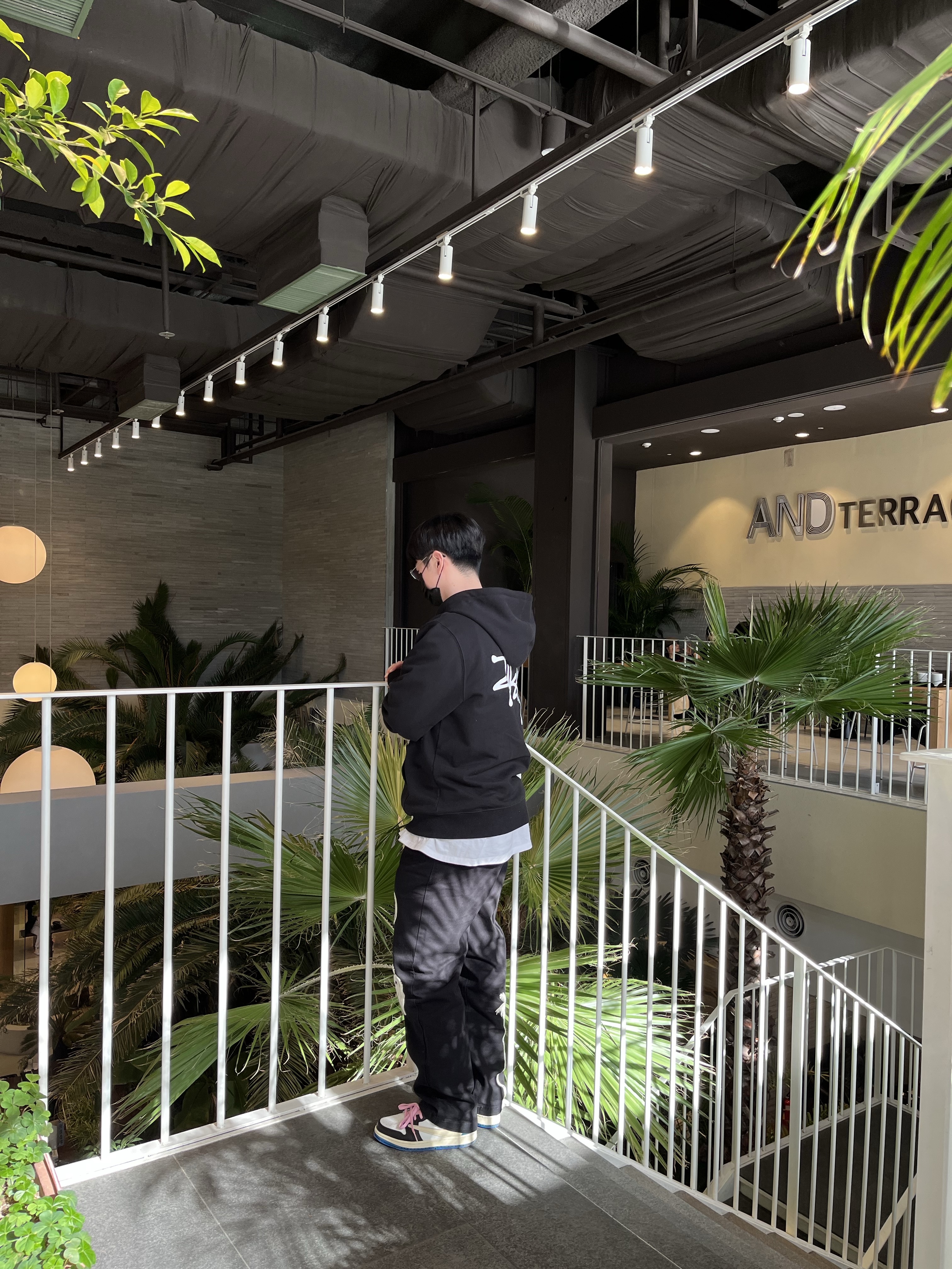 Stussy Basic Stussy Zip Hoodie Black 2021, Stussy Noma Icon Beach Pants Washed Black 착용 스타일