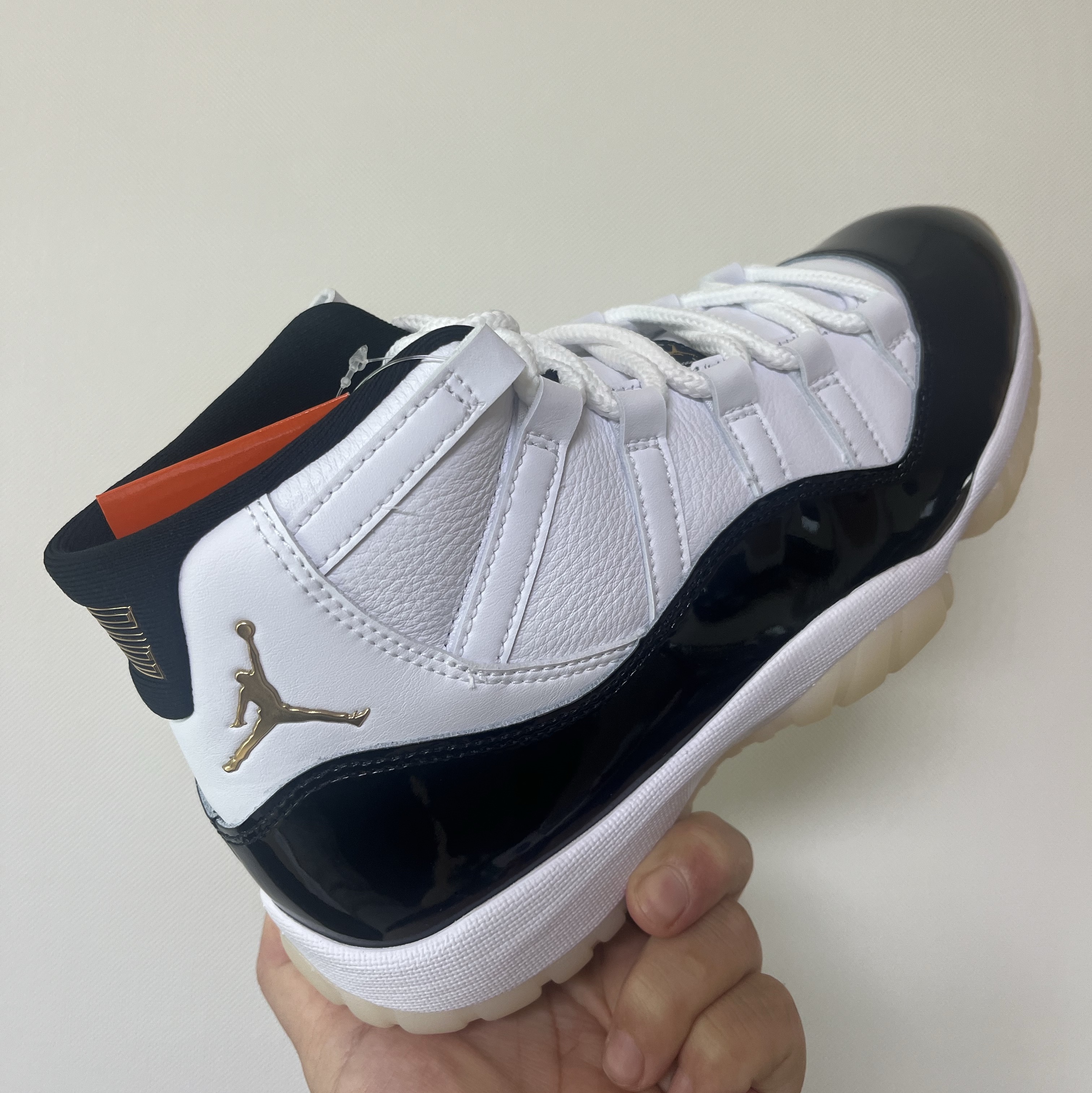 Jordan 11 Retro Gratitude 착용 스타일 - 2