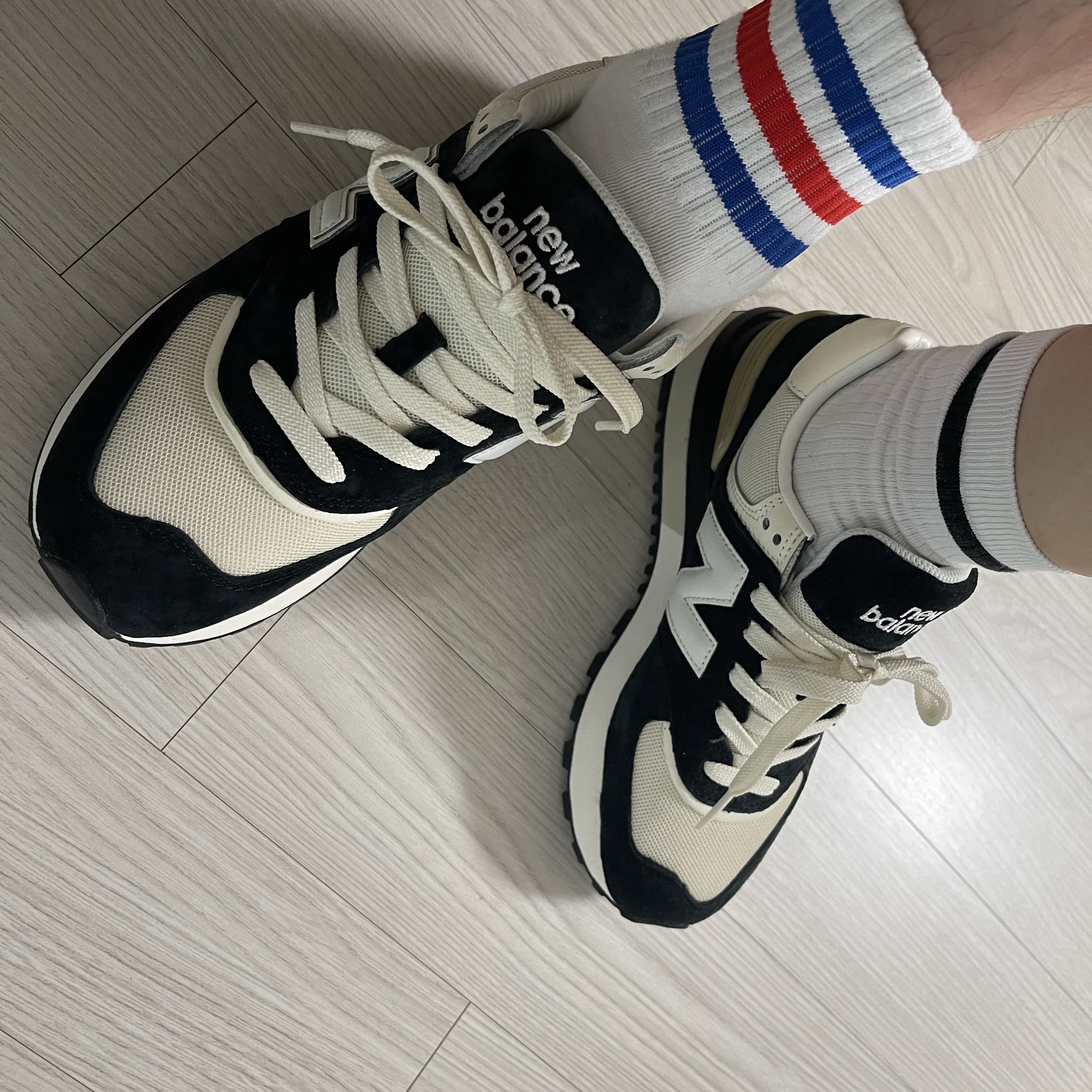 New Balance 574 Legacy Black Angora 착용 스타일