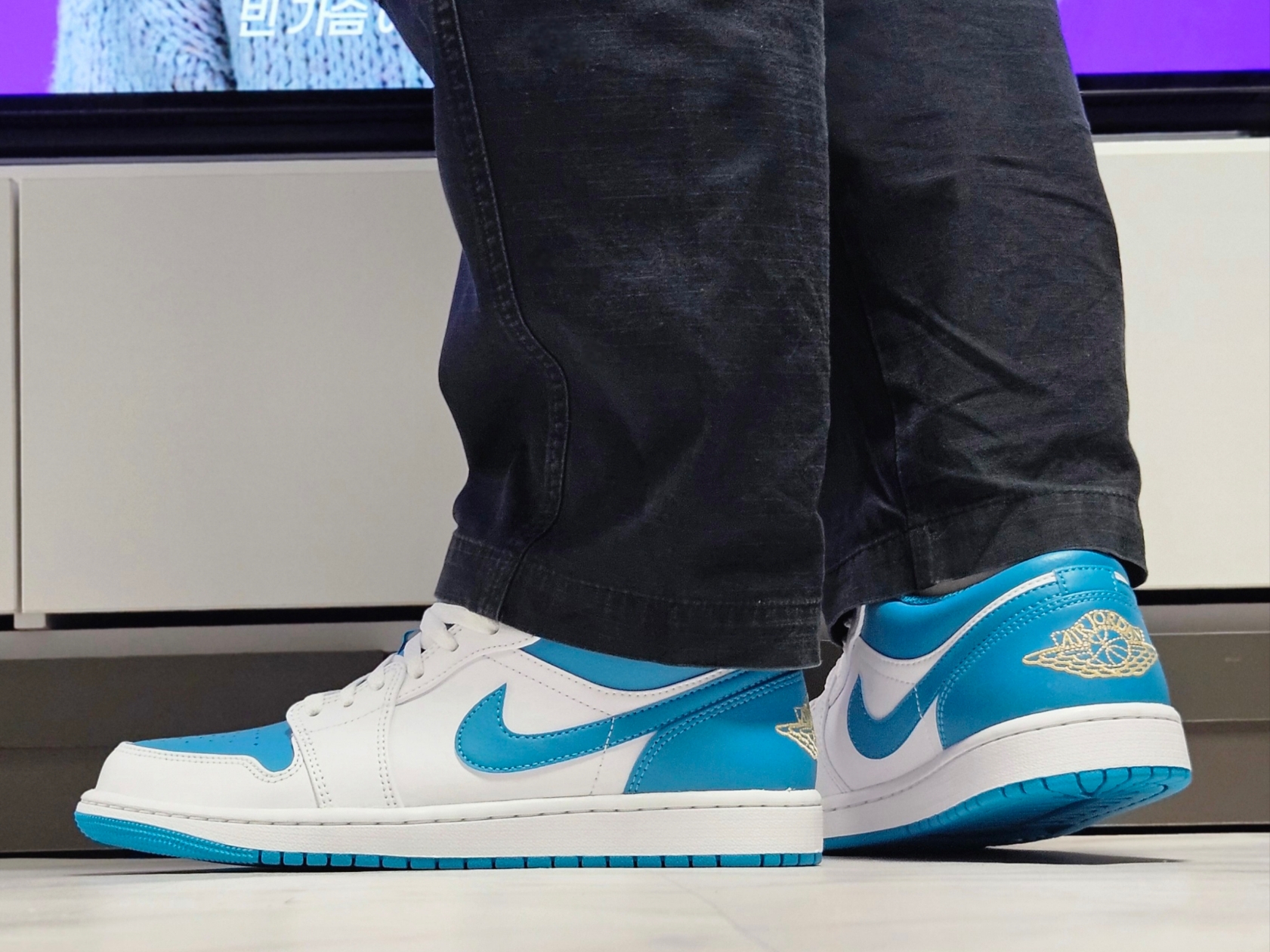 Jordan 1 Low White Aquatone 착용 스타일 - 5