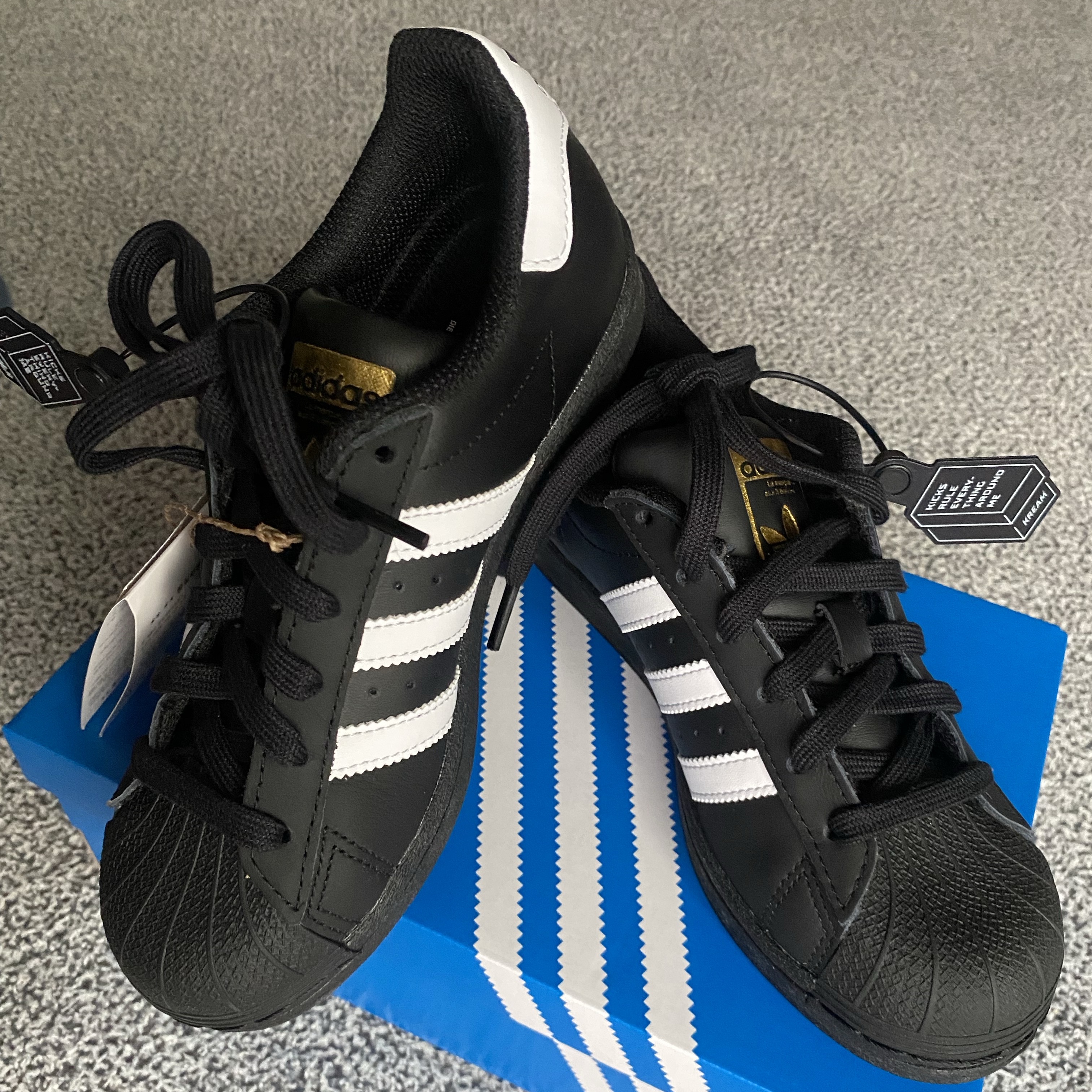 (J) Adidas Superstar Black White 착용 스타일 - 2