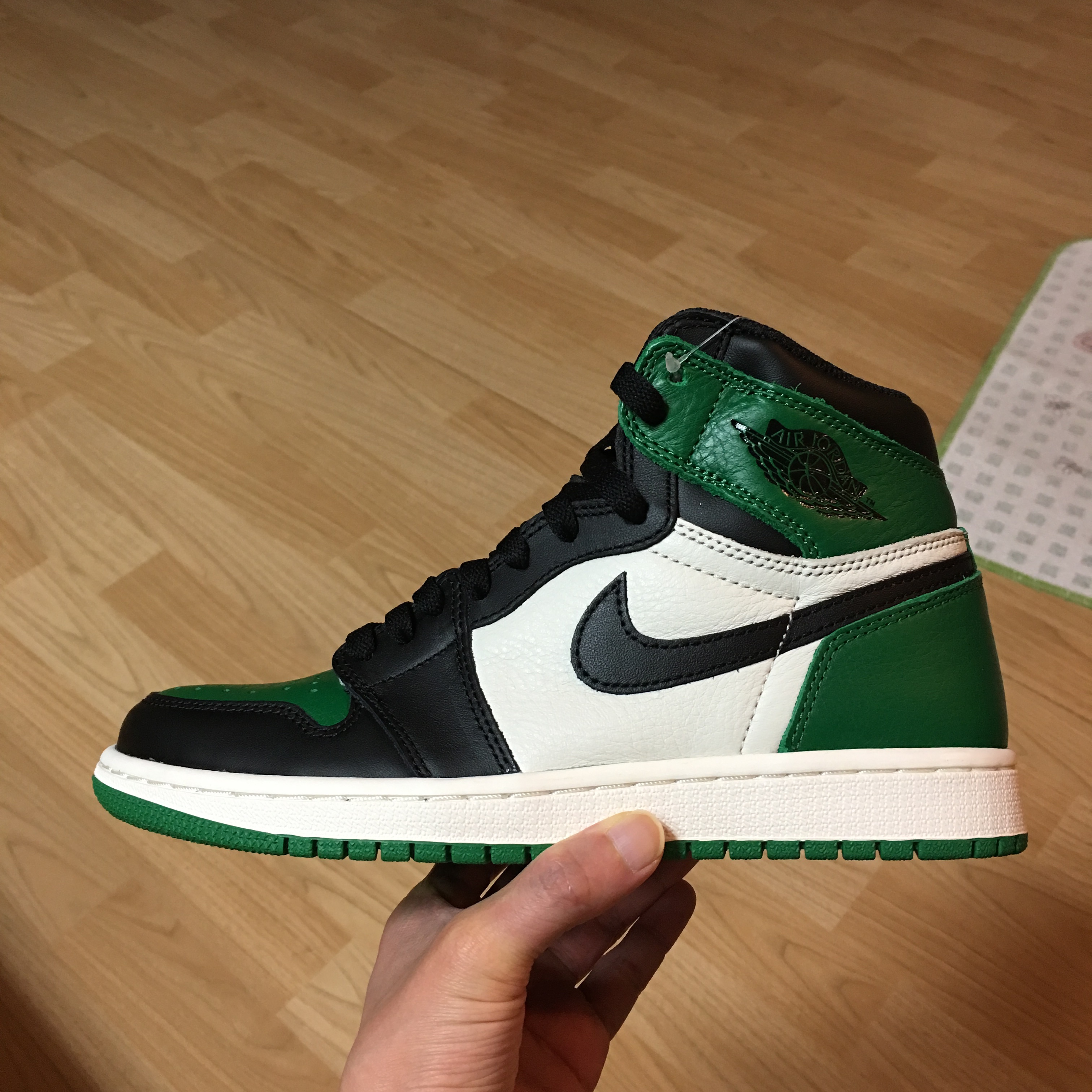 Jordan 1 Retro High OG Pine Green 착용 스타일